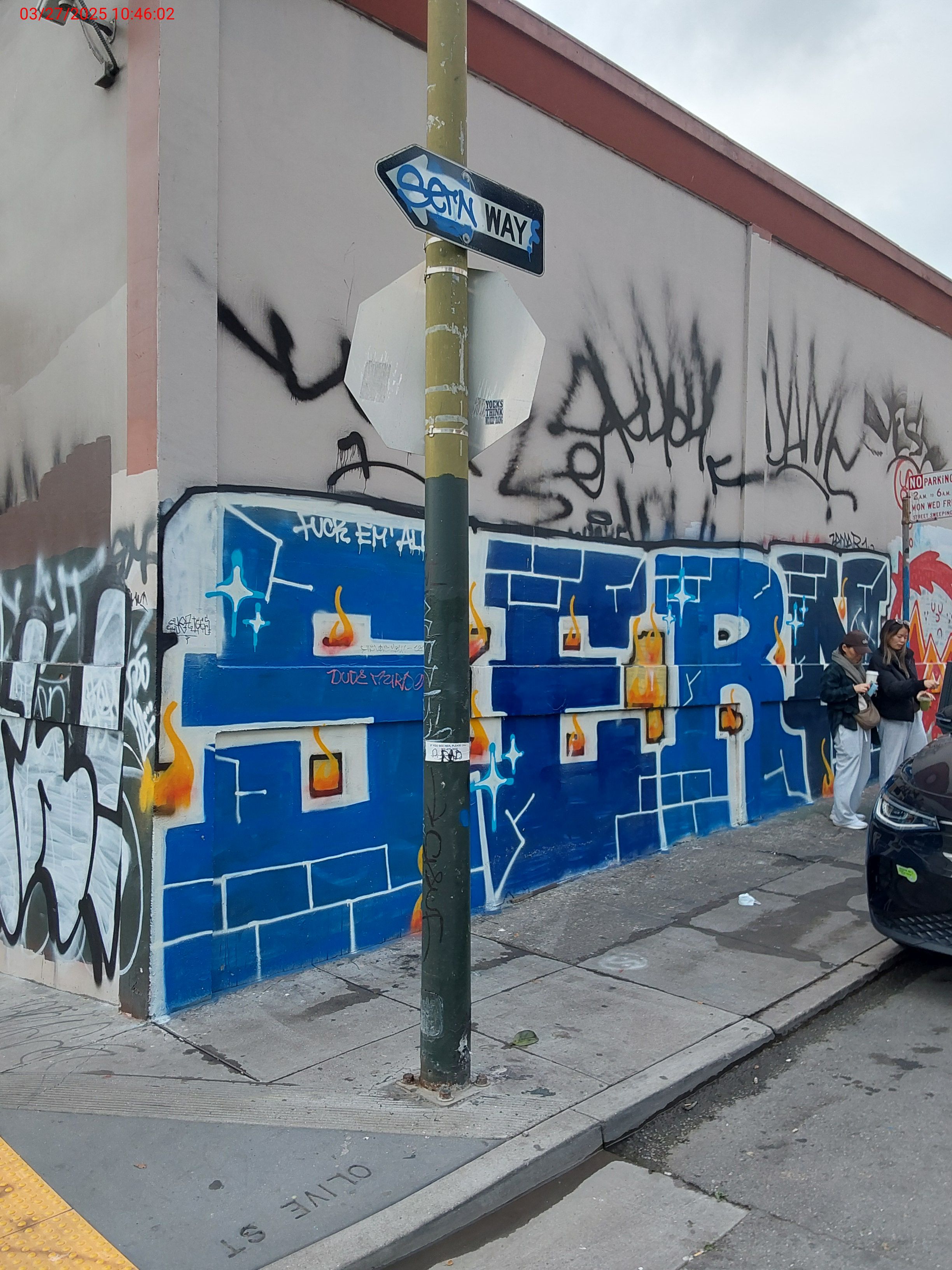 Graffiti at 825 POLK ST