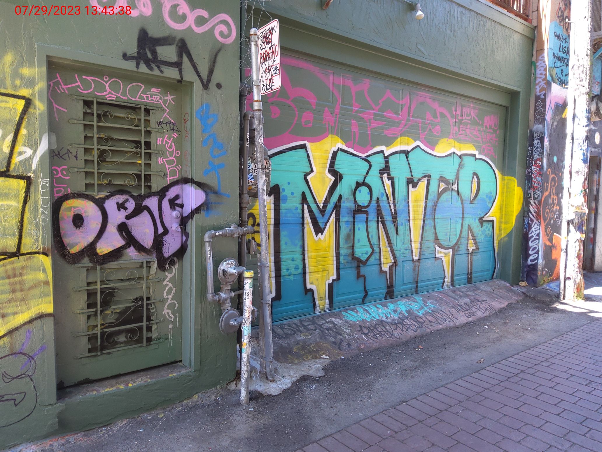Graffiti at 3376 25TH ST