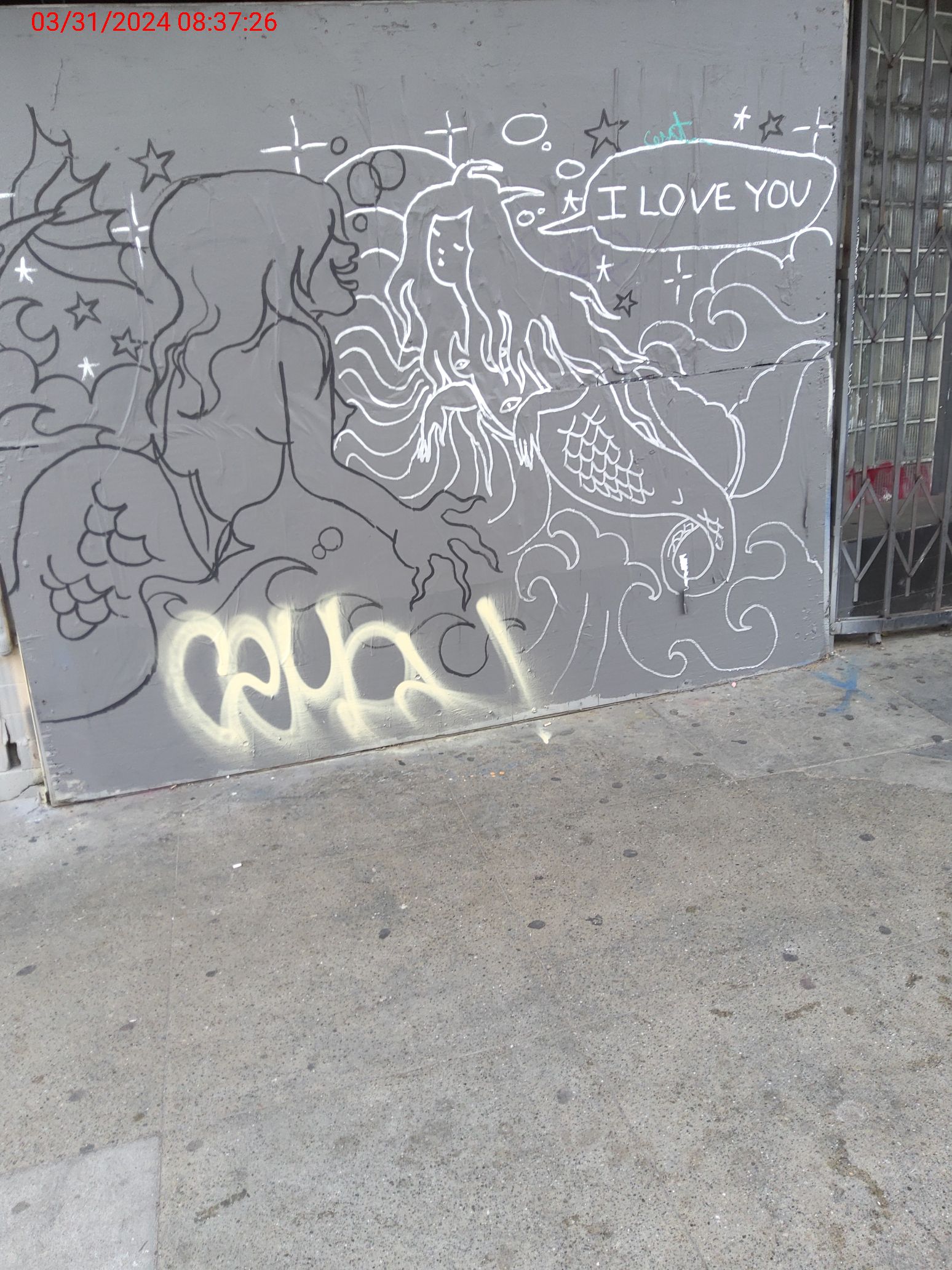 Graffiti at 2575 MISSION ST