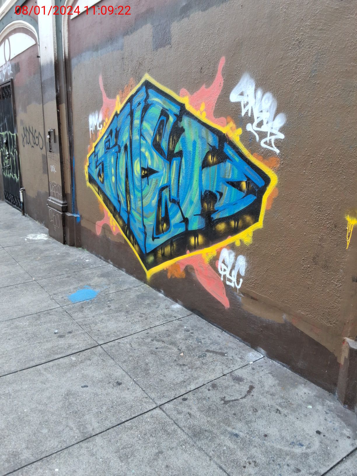 Graffiti at 895 OFARRELL ST