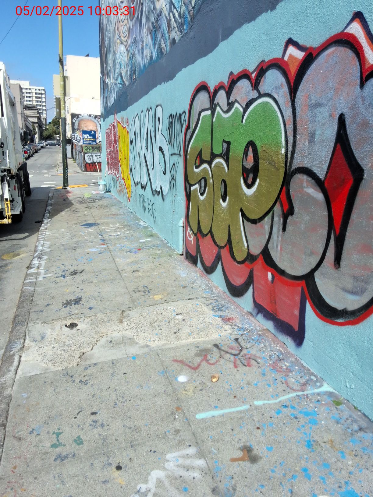 Graffiti at 895 OFARRELL ST