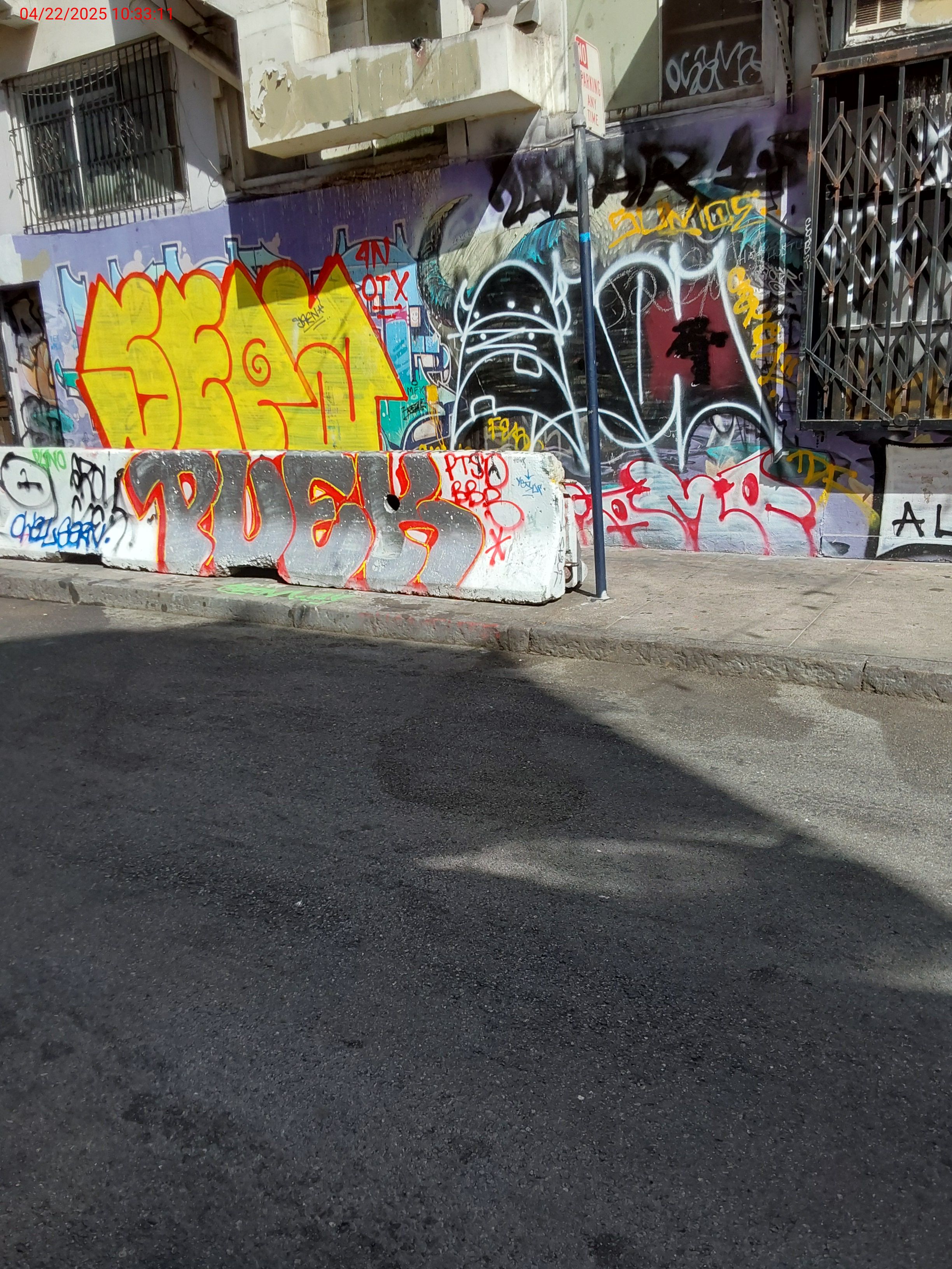 Graffiti at 631 LARKIN ST