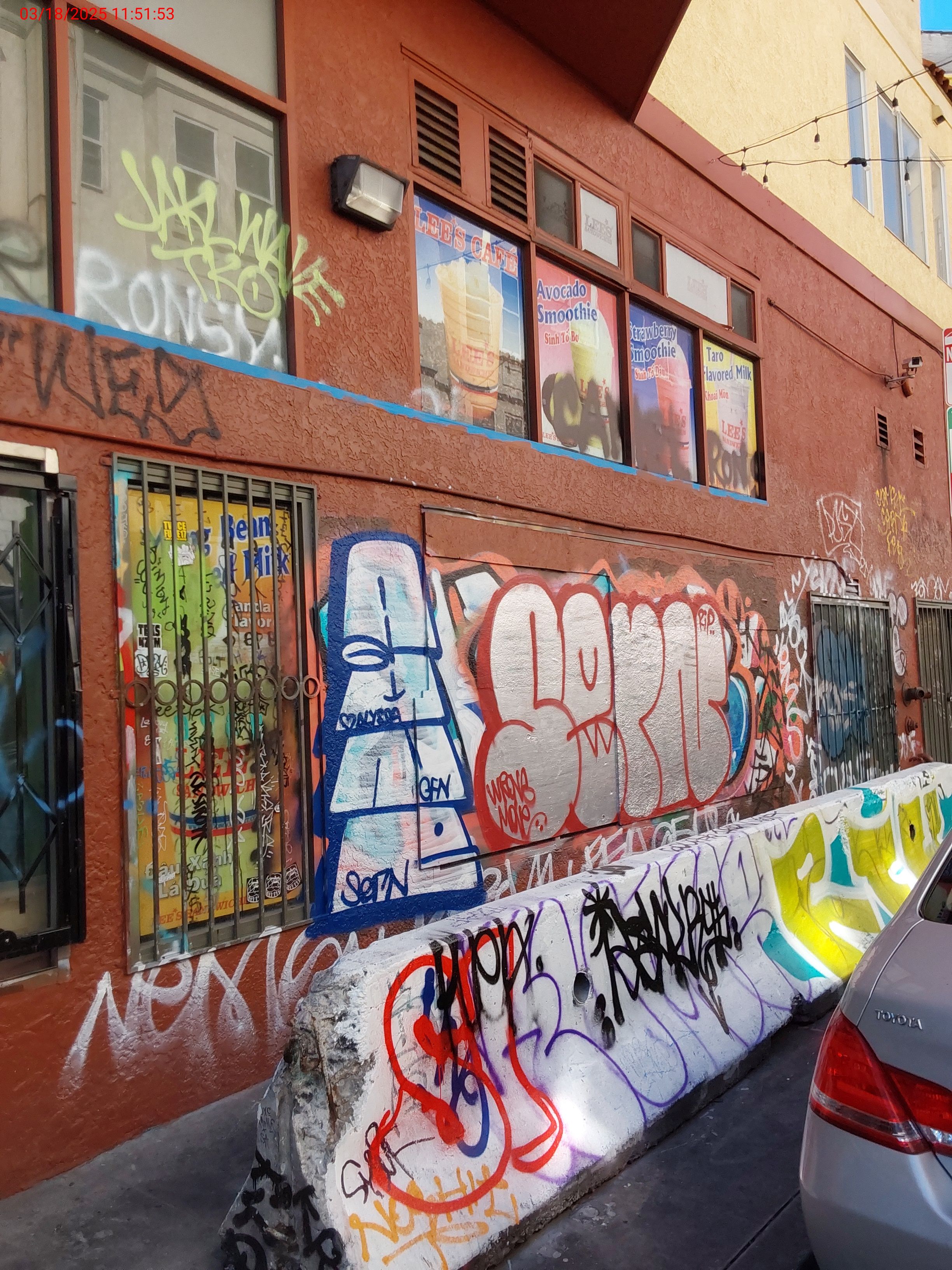 Graffiti at 625 LARKIN ST