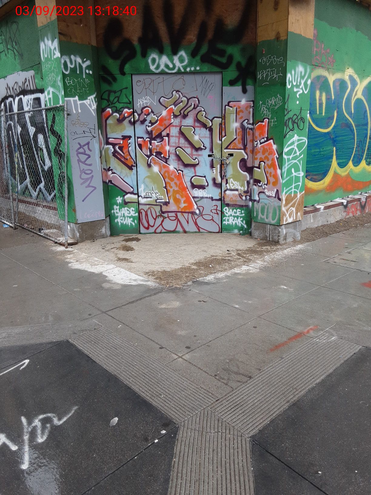 Graffiti at 2799 24TH ST