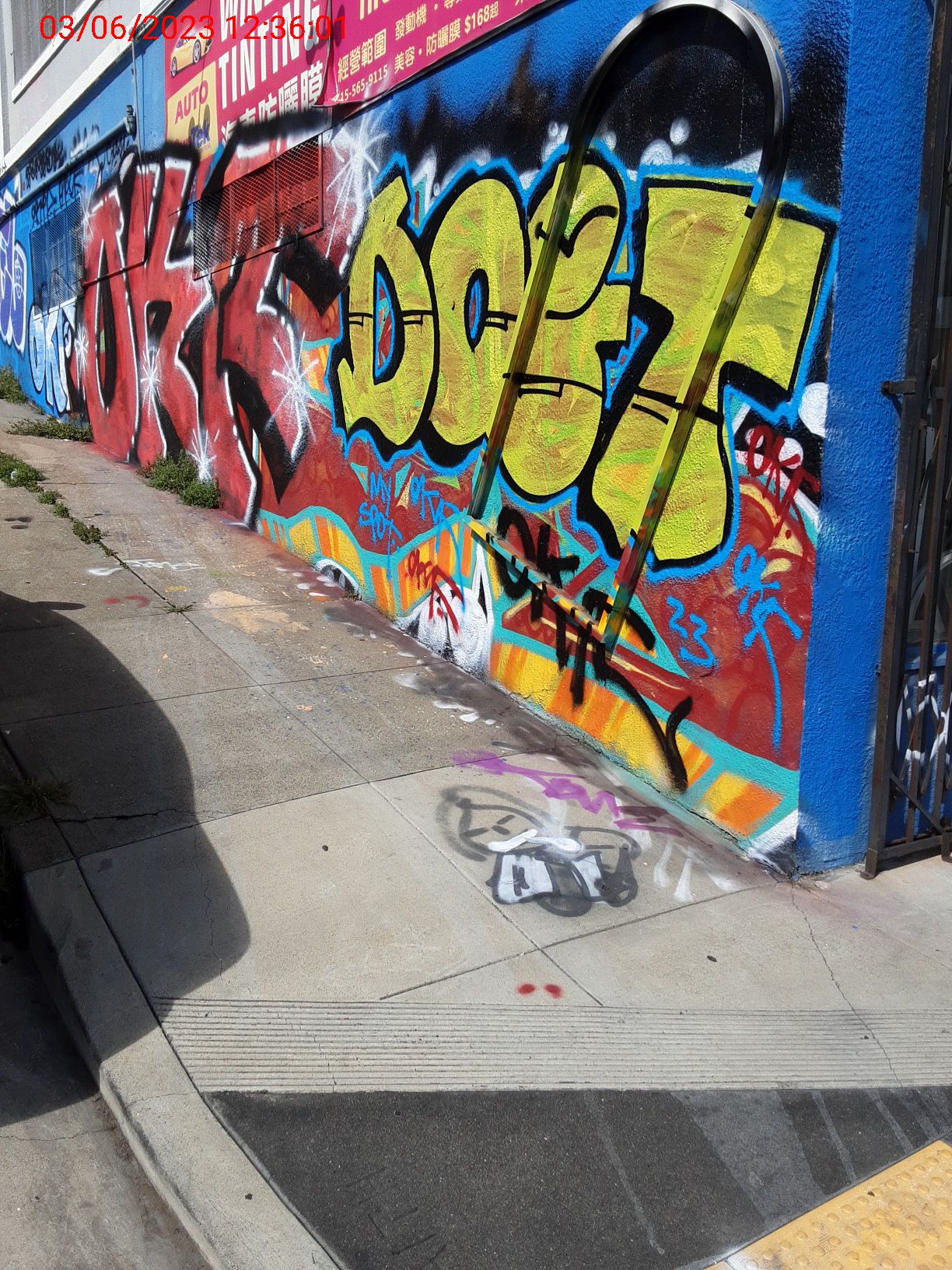 Graffiti at 272 BAY SHORE BLVD