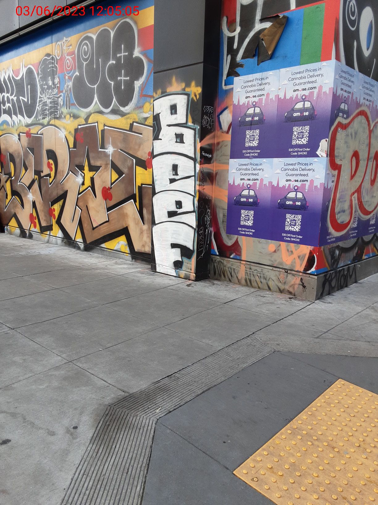 Graffiti at 1400 MISSION ST