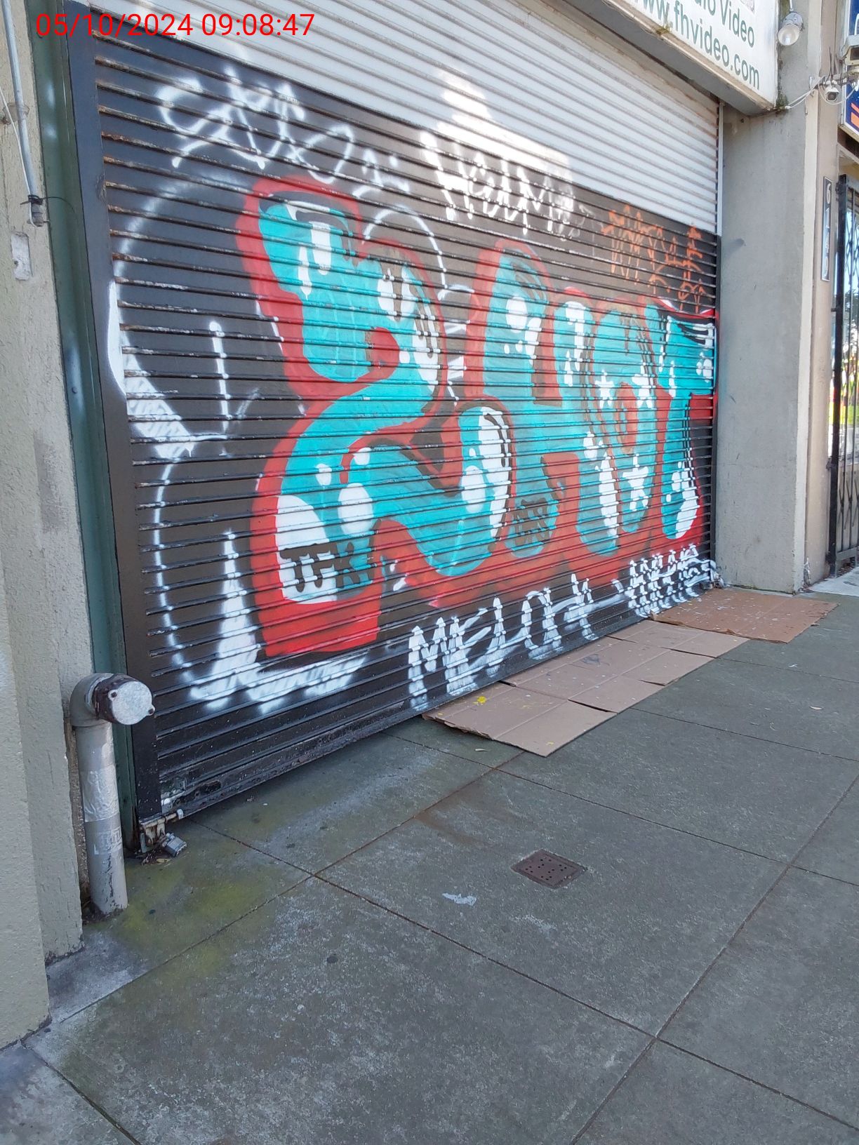 Graffiti at 6137 GEARY BLVD