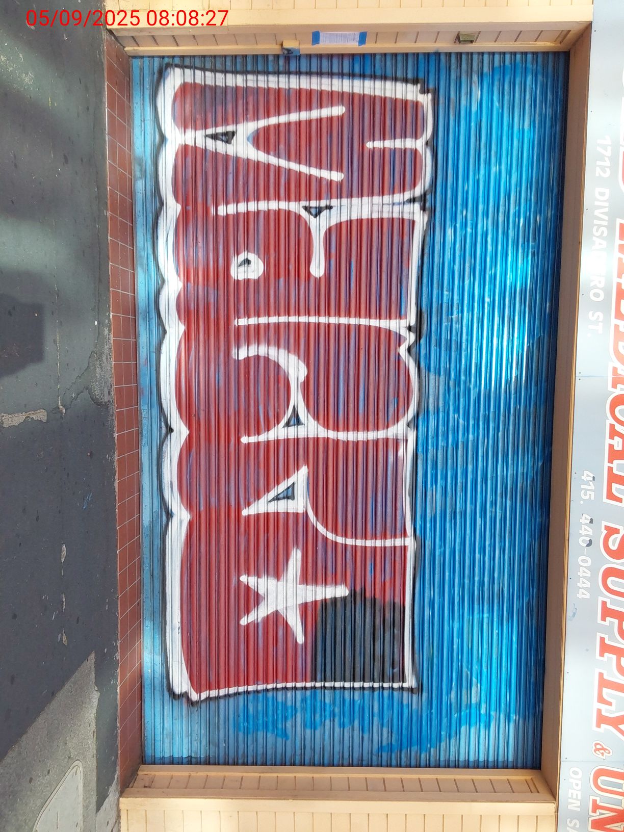 Graffiti at 1712 DIVISADERO ST