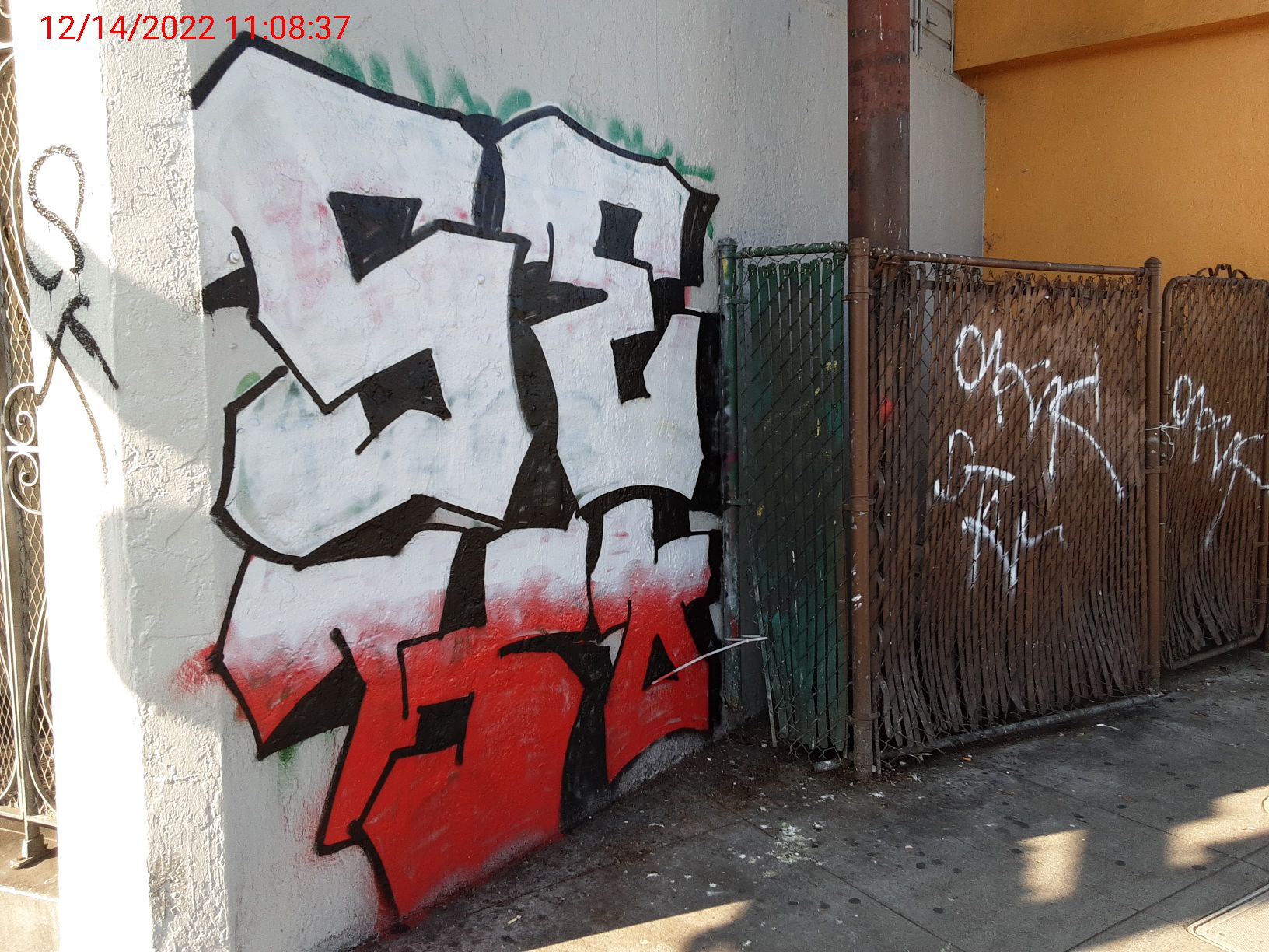 Graffiti at 5124 MISSION ST