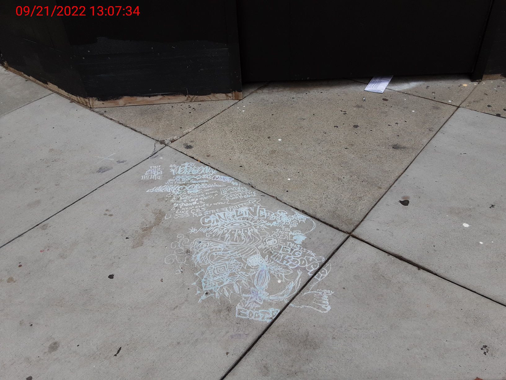 Graffiti at 799 VAN NESS AVE