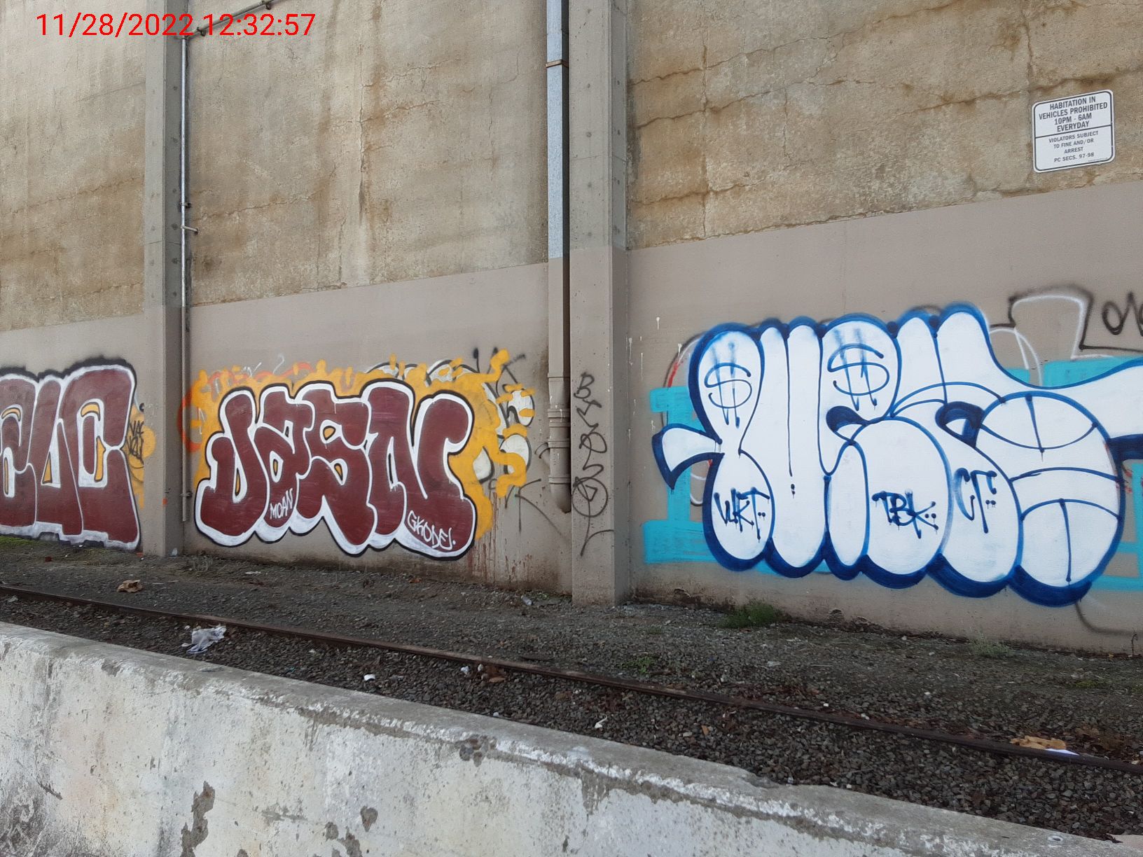 Graffiti at 1600 DONNER AVE