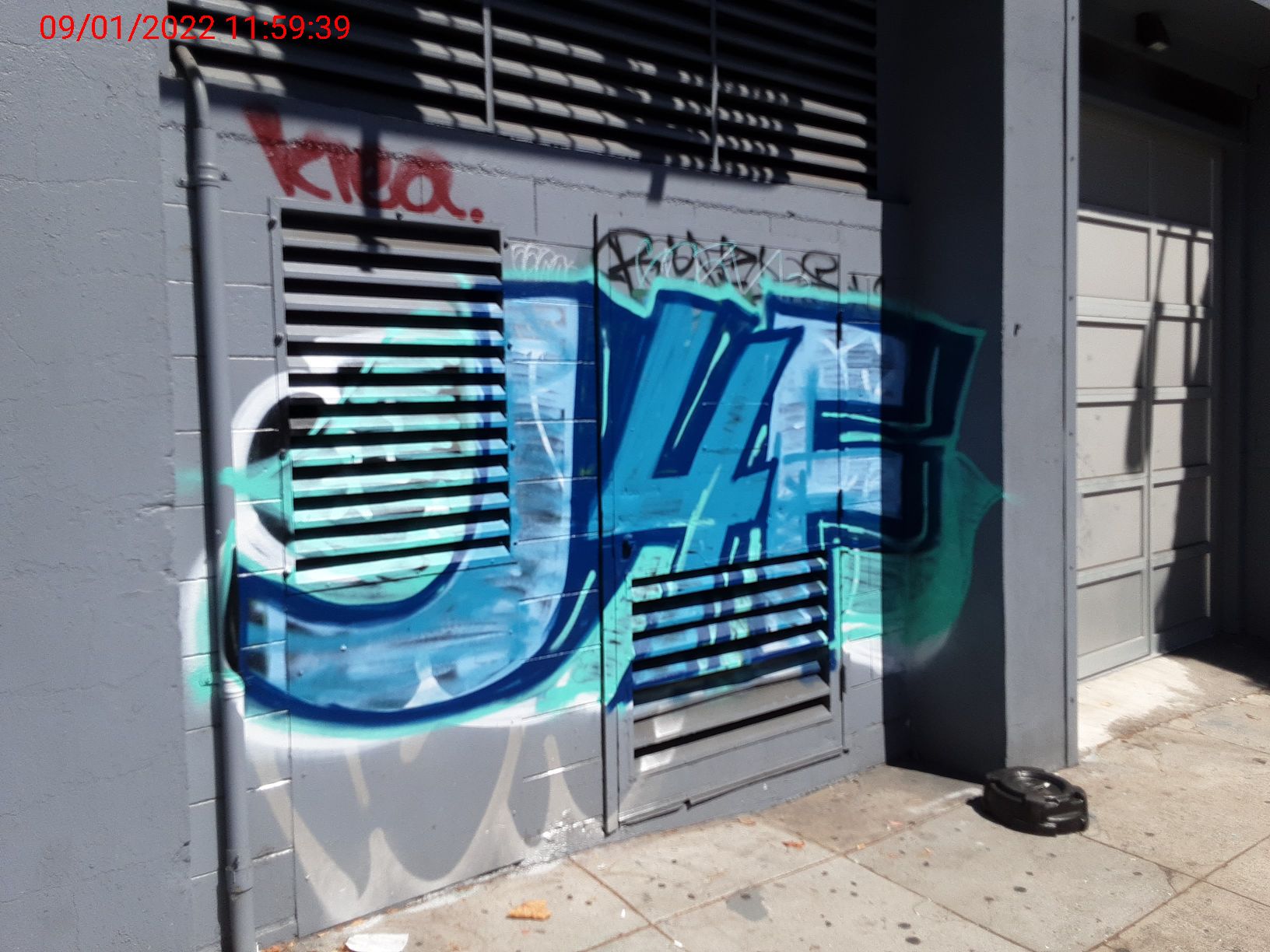 Graffiti at 1412 VAN NESS AVE