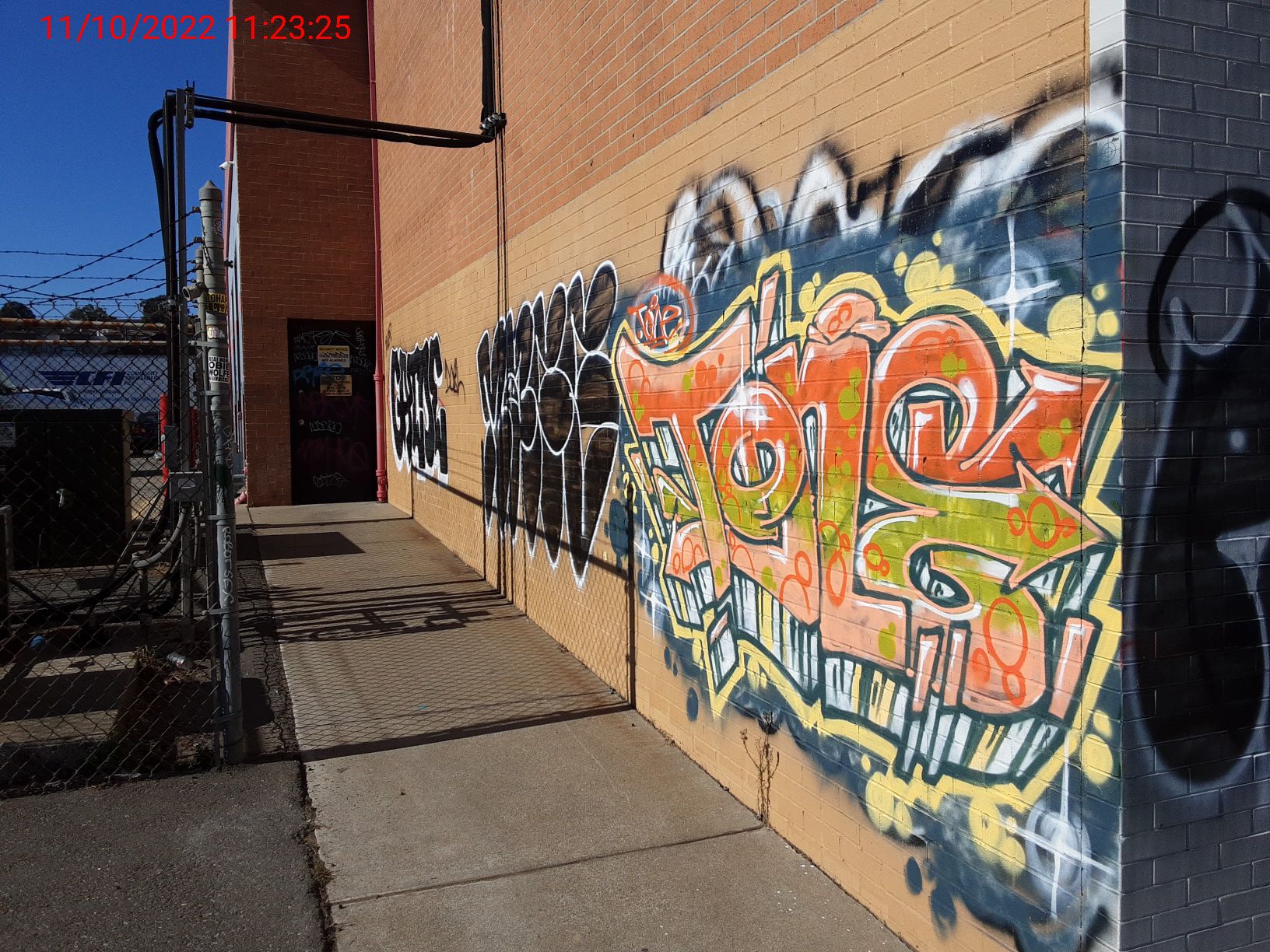 Graffiti at 2700 03RD ST