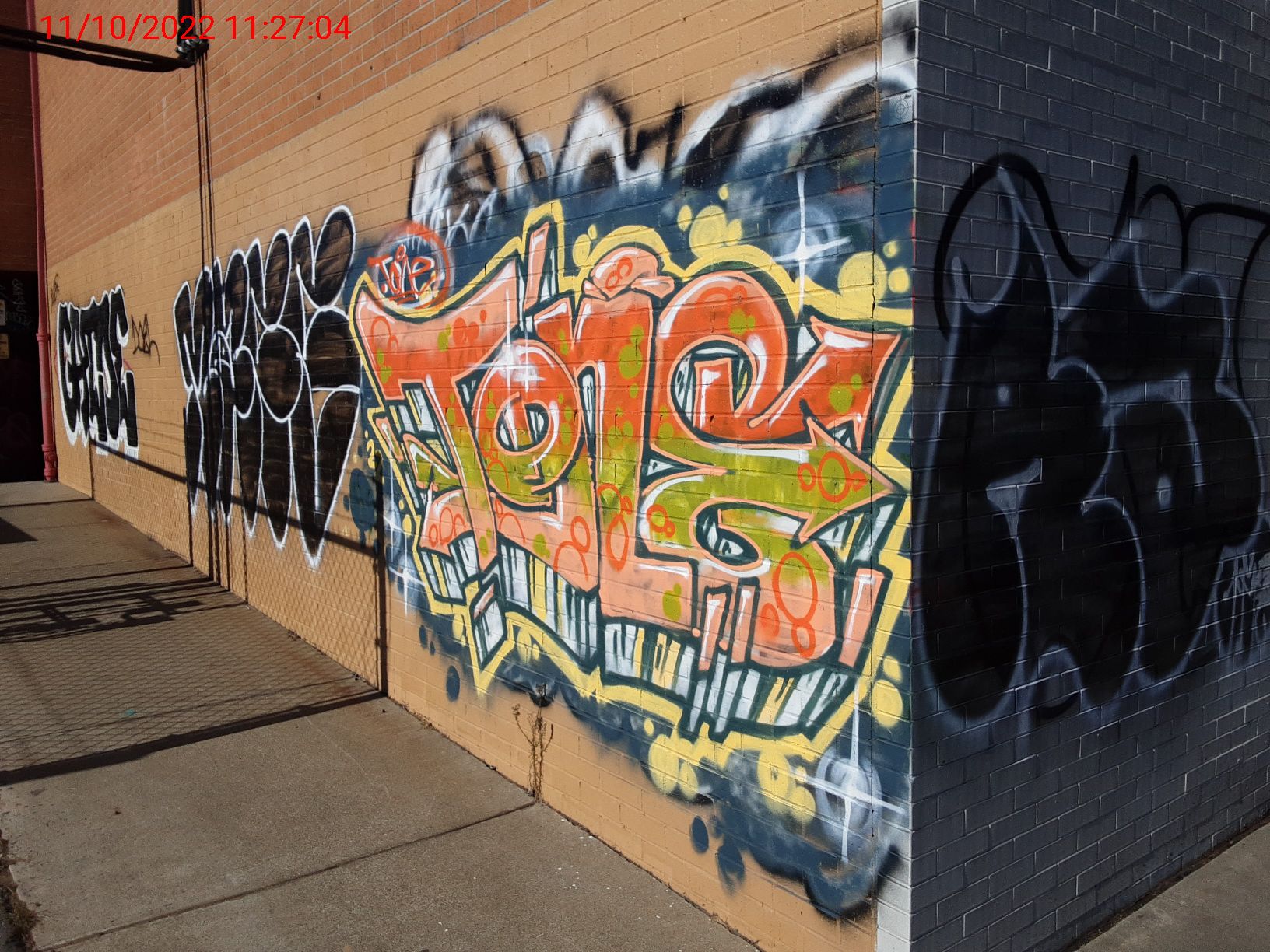 Graffiti at 2700 03RD ST