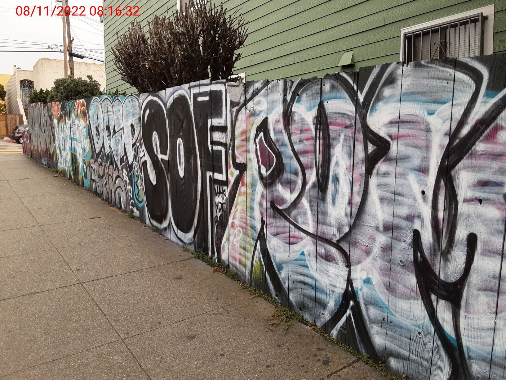 Graffiti at 65 Howth St