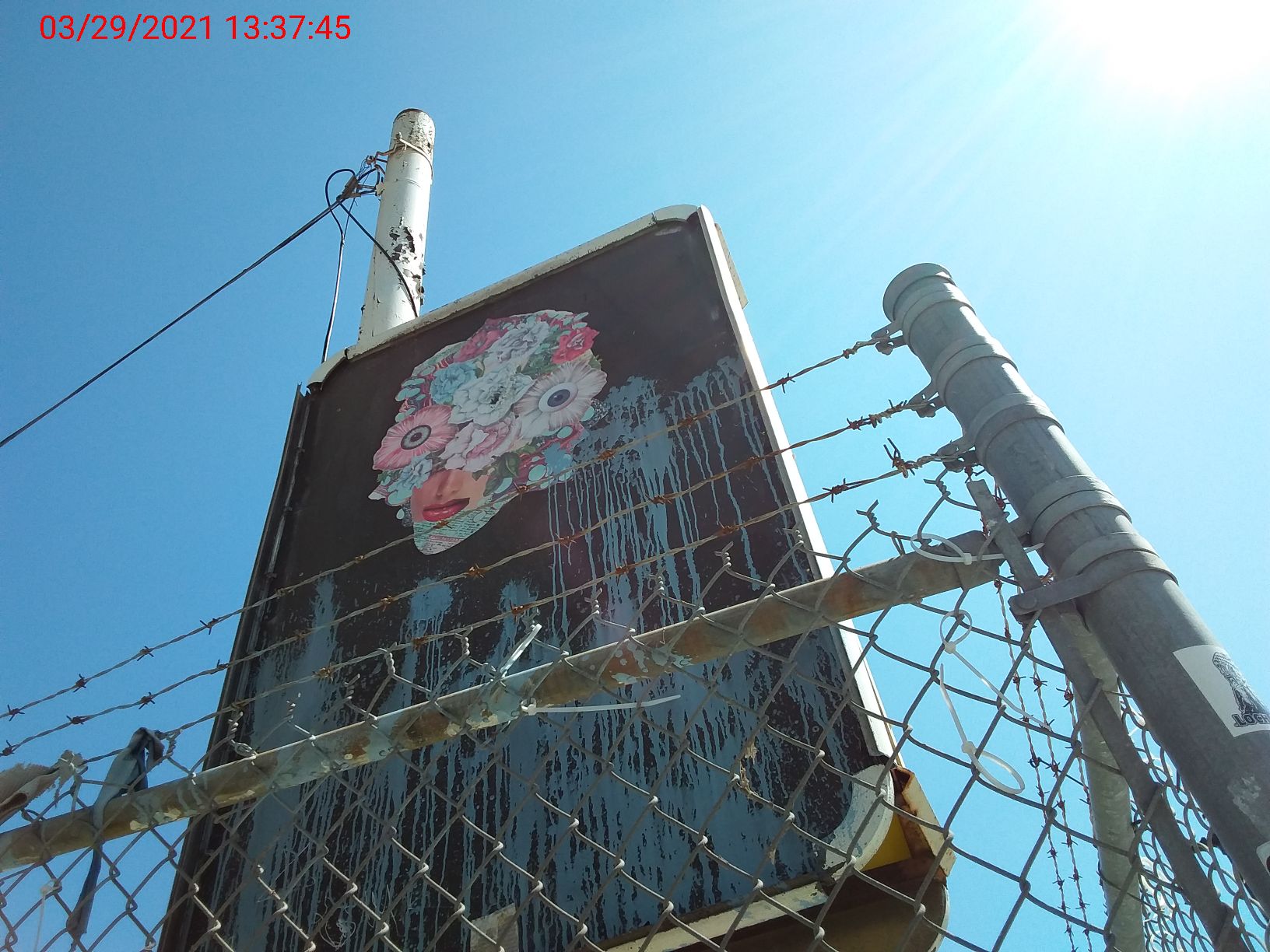 Graffiti at 399 06TH ST