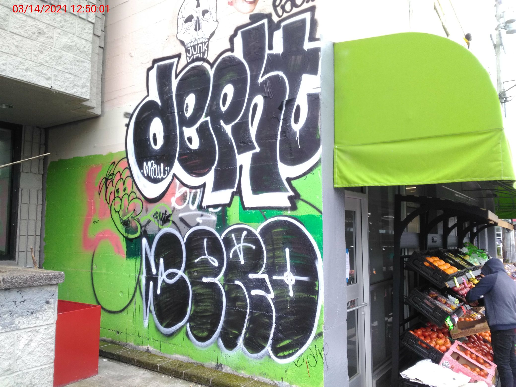 Graffiti at 3931 GEARY BLVD