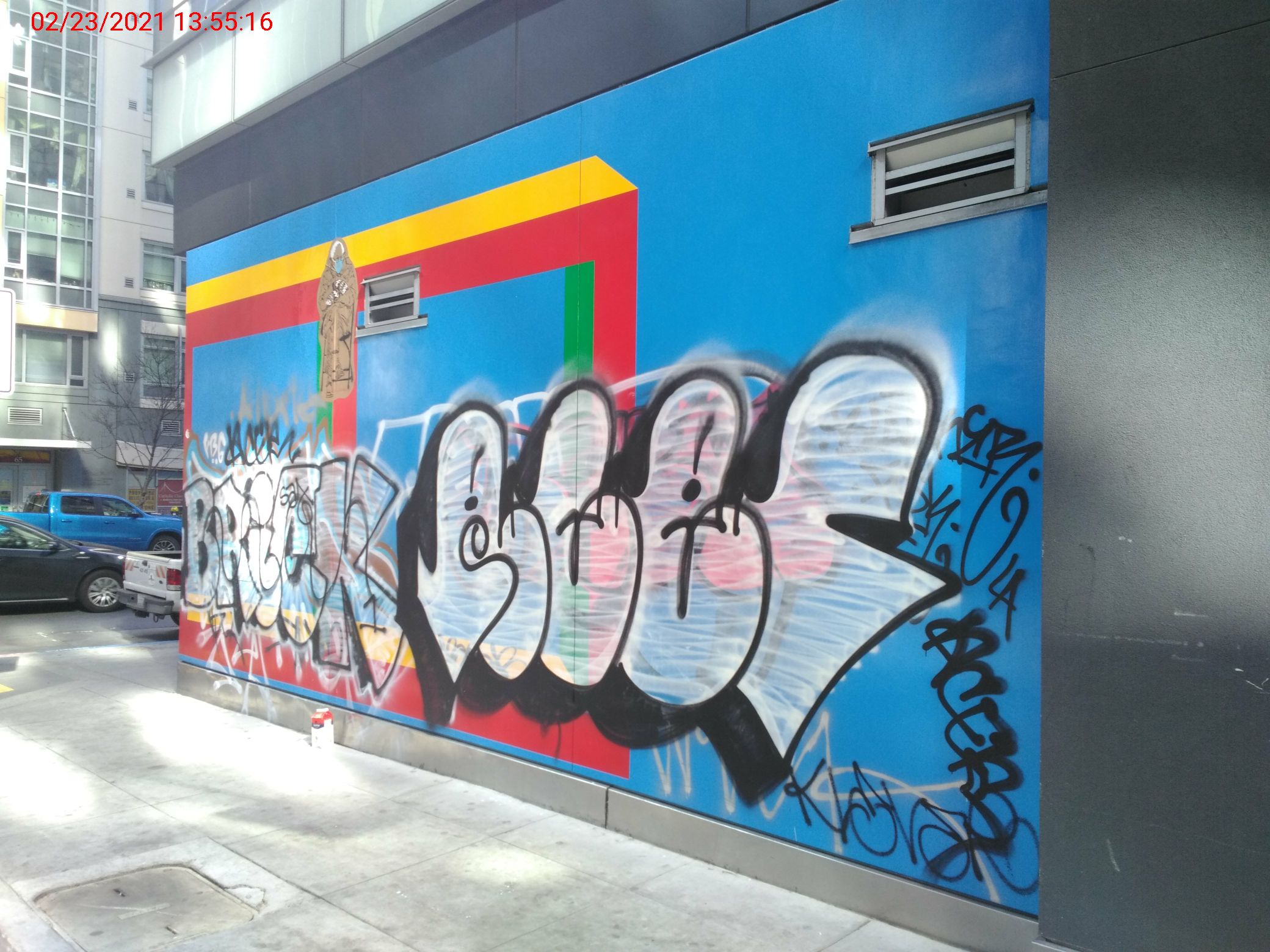 Graffiti at 1400 MISSION ST