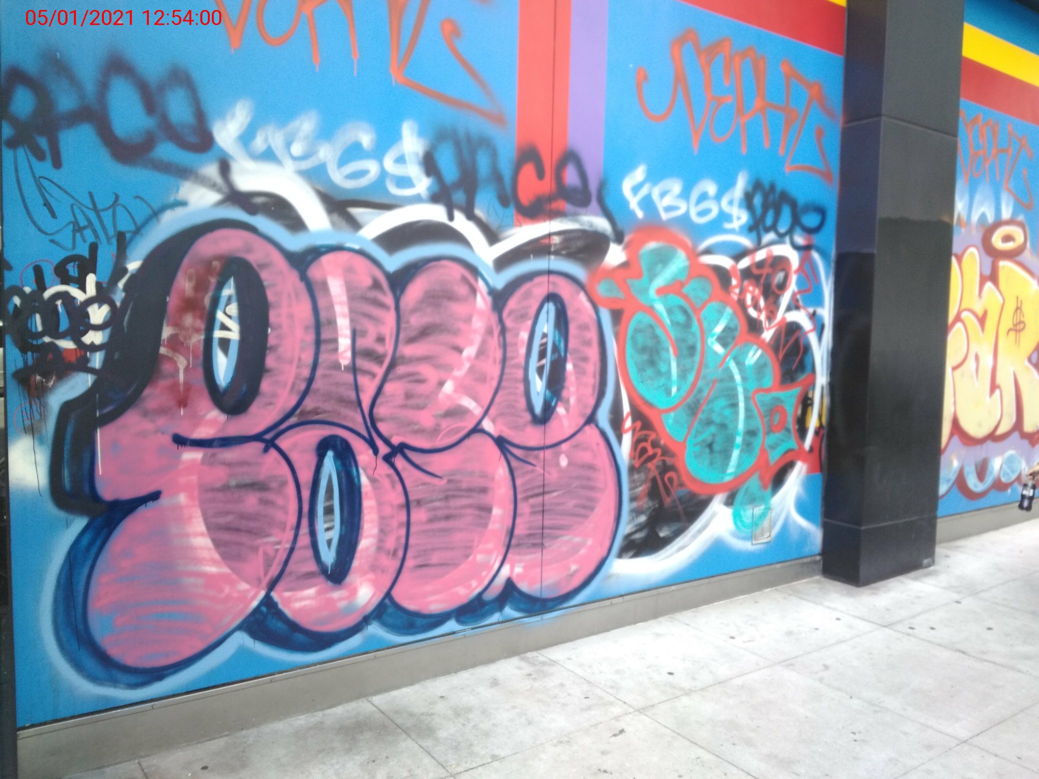 Graffiti at 1400 MISSION ST