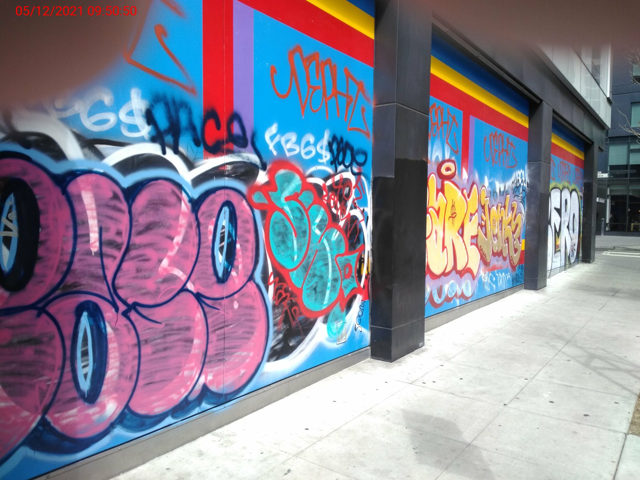 Graffiti at 1400 MISSION ST