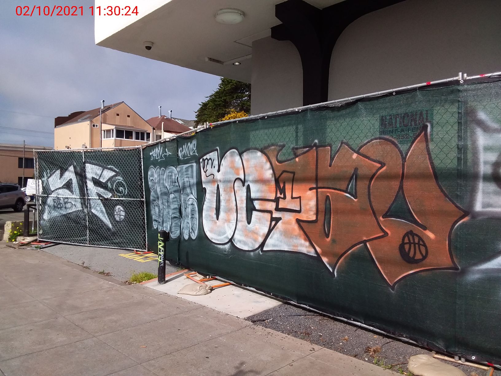 Graffiti at 2400 IRVING ST