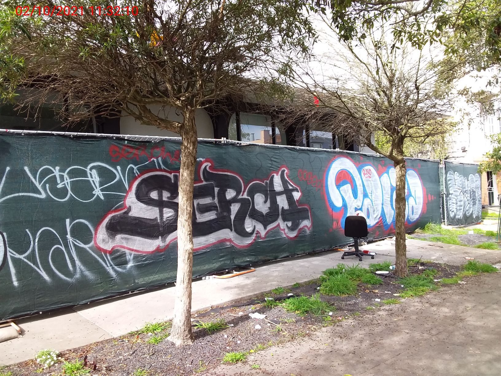 Graffiti at 2400 IRVING ST