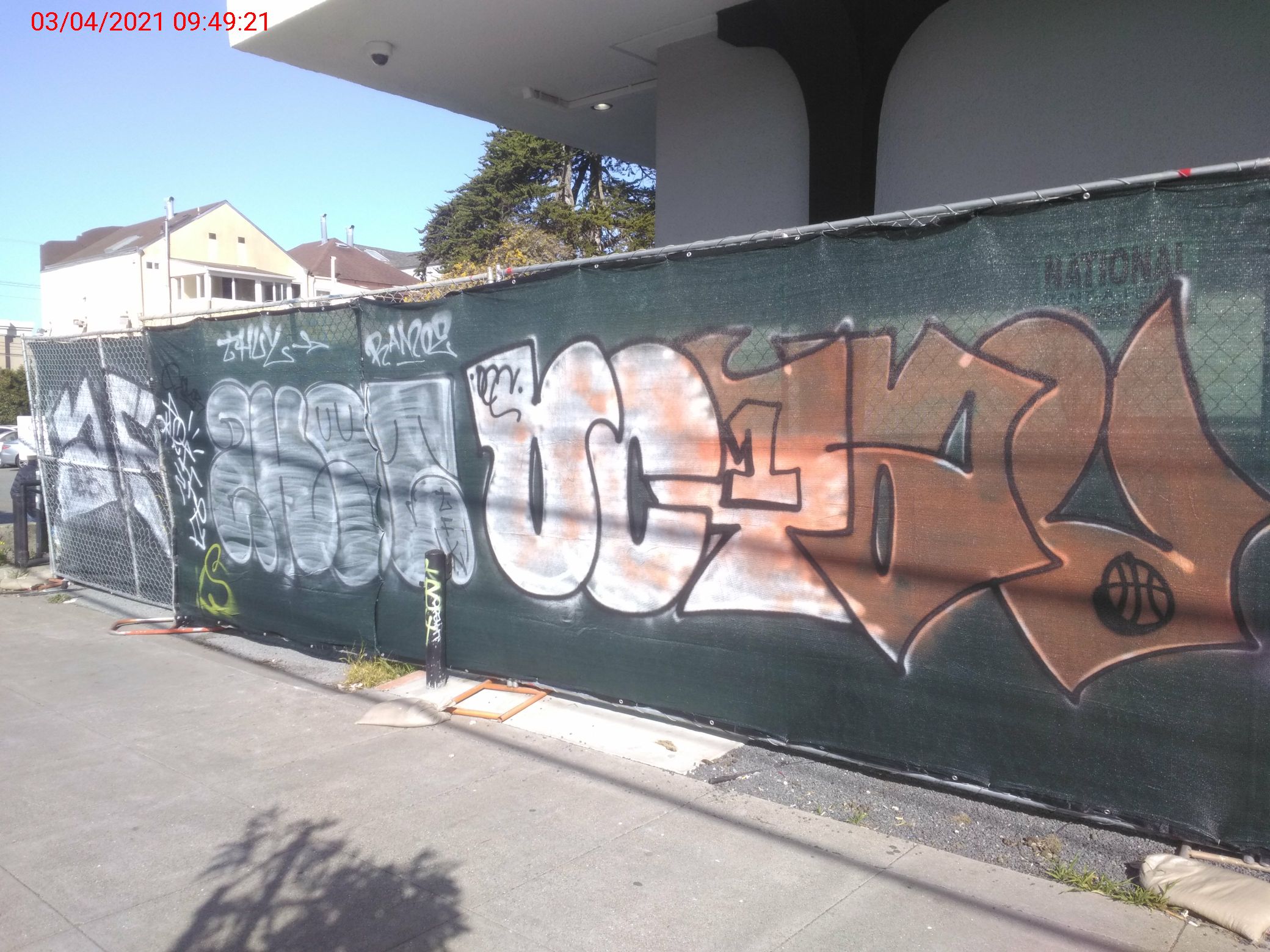Graffiti at 2400 IRVING ST