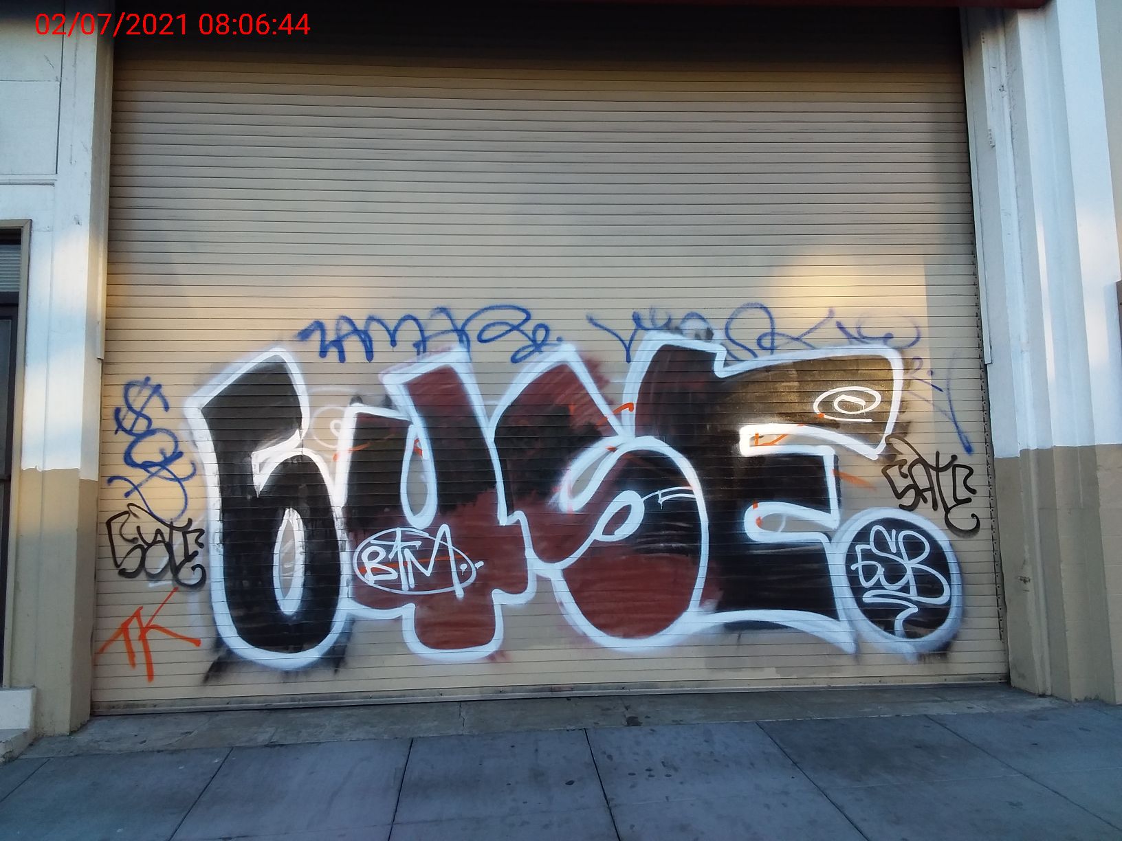 Graffiti at 2030 VAN NESS AVE