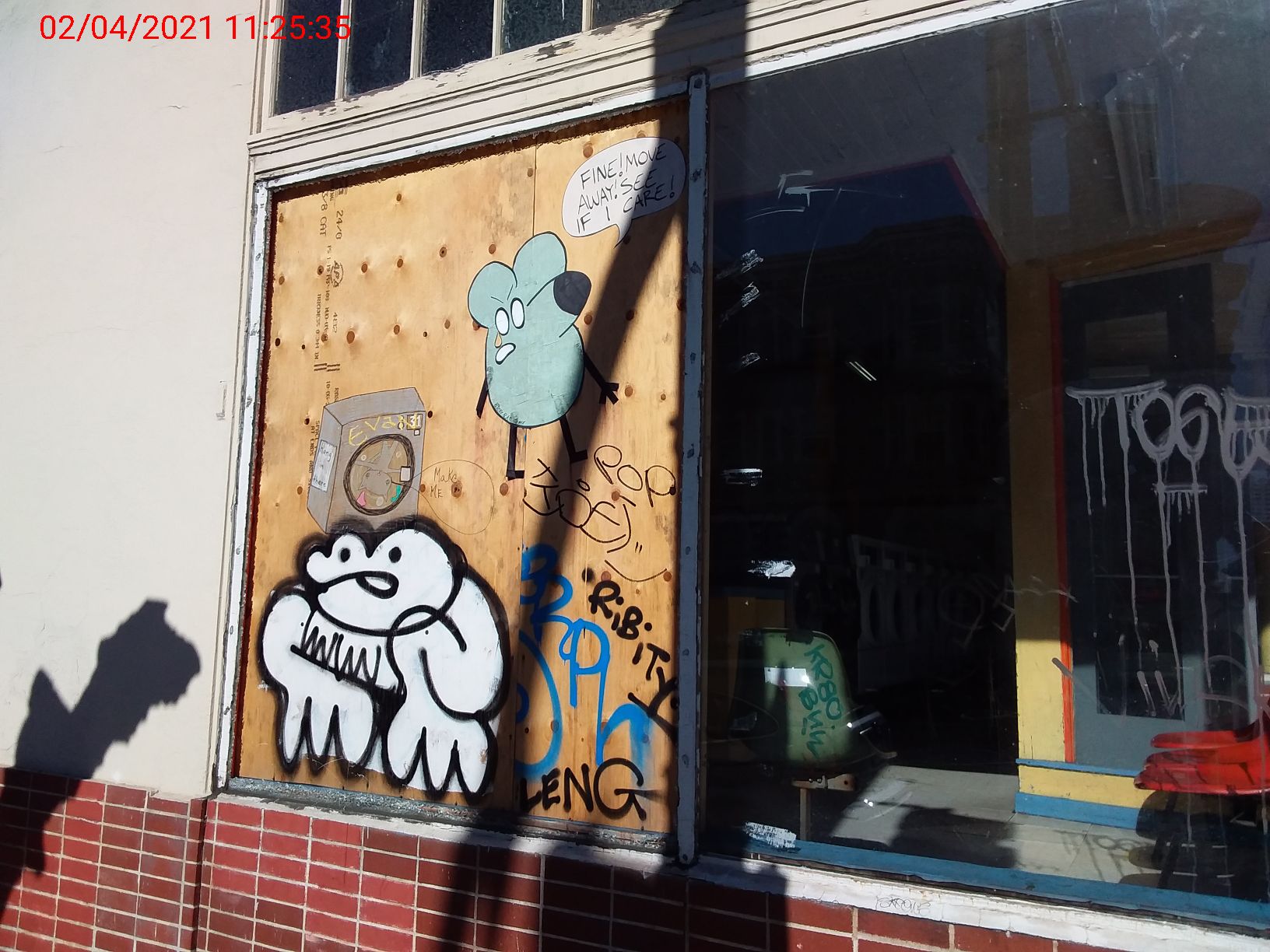 Graffiti at 1101 LEAVENWORTH ST