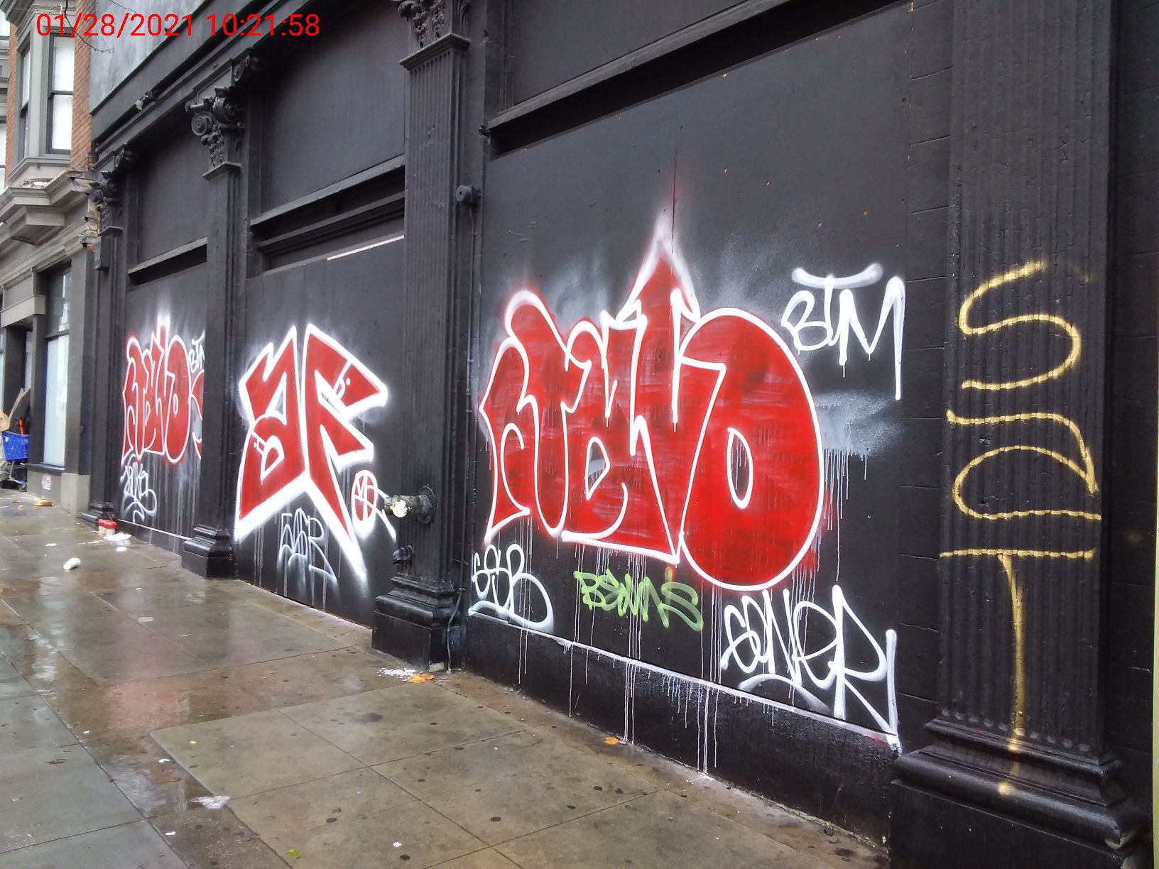 Graffiti at 1350 VAN NESS AVE