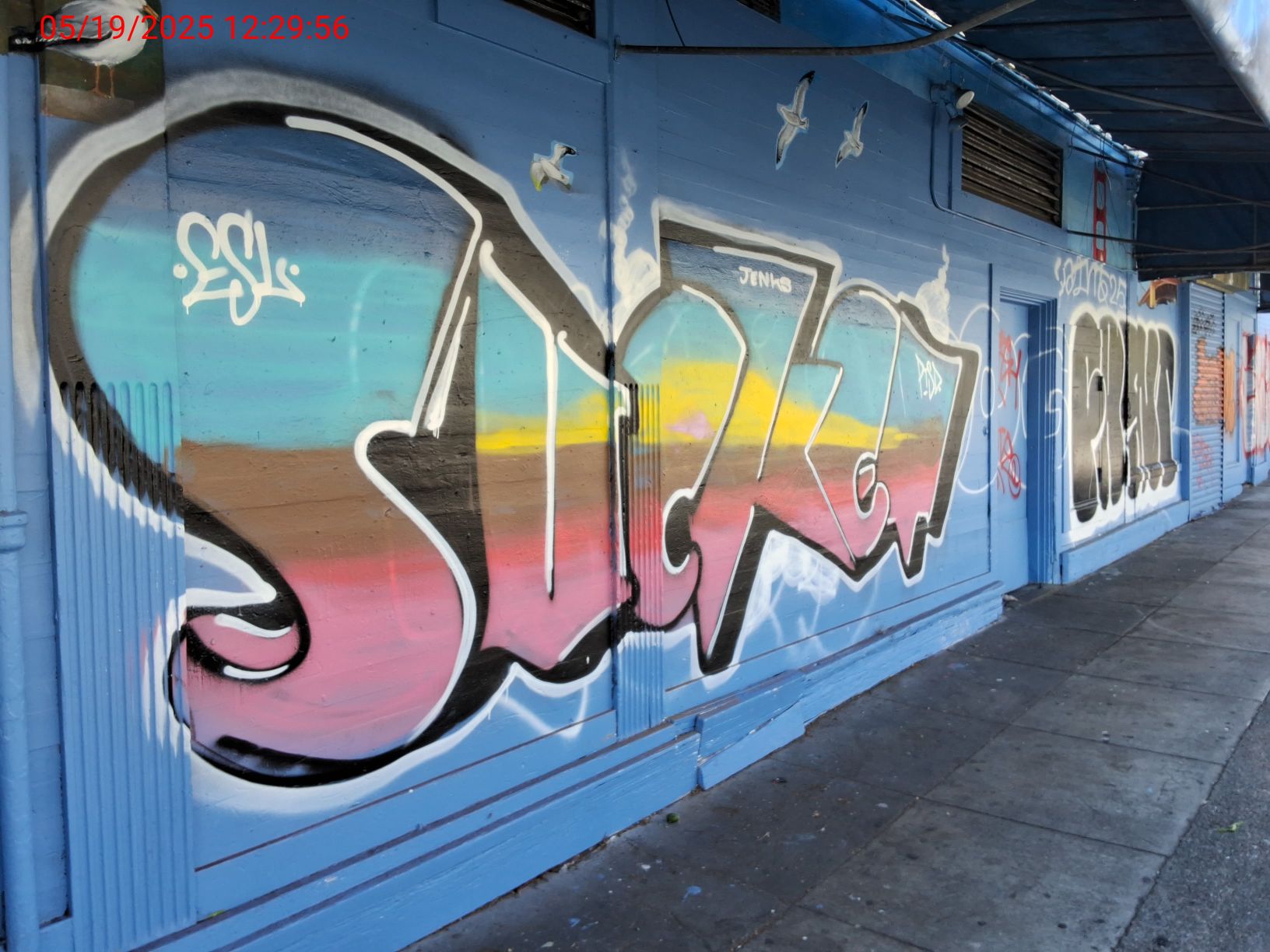 Graffiti at 2704 MISSION ST