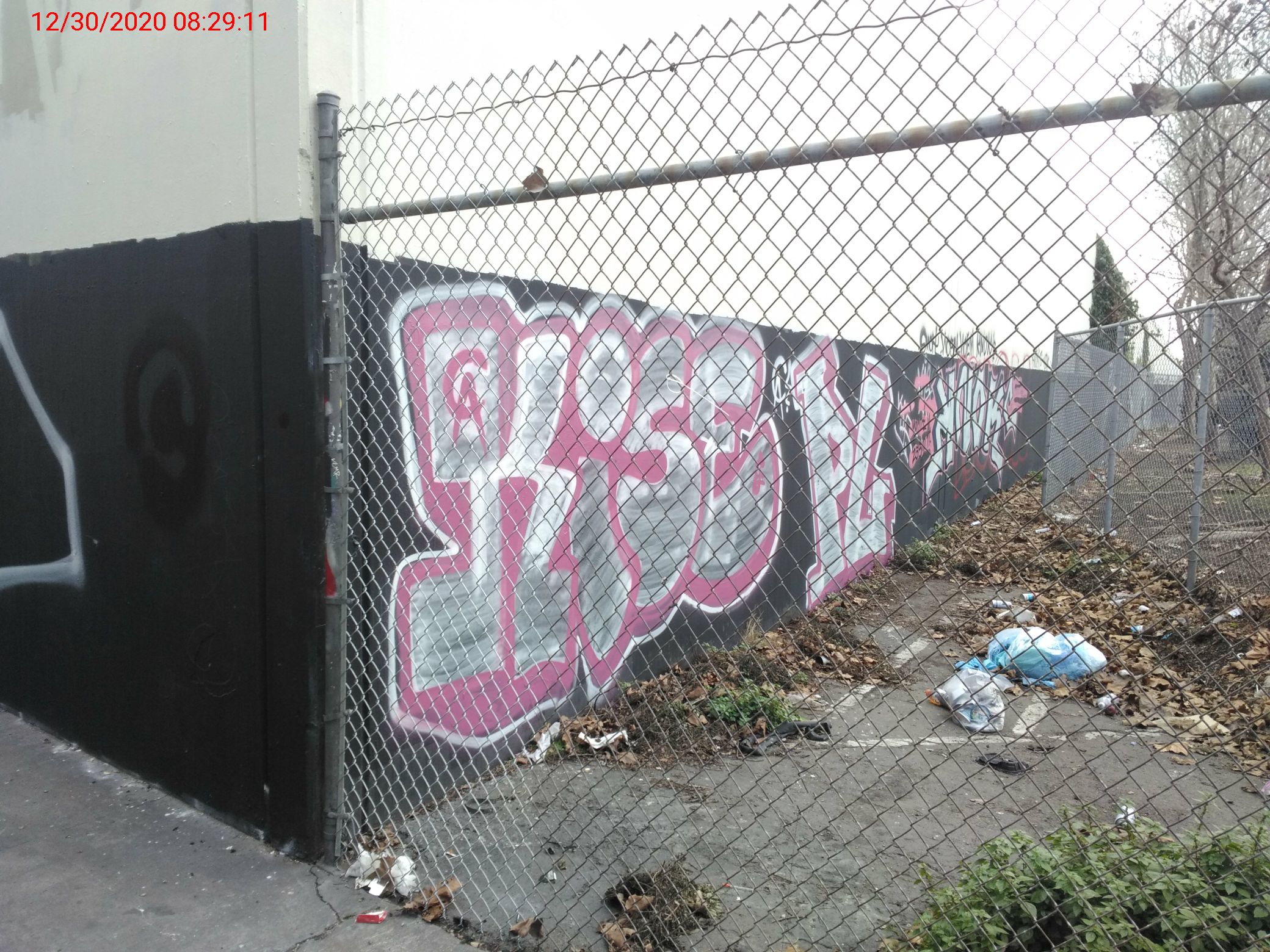 Graffiti at 1300 BRYANT ST