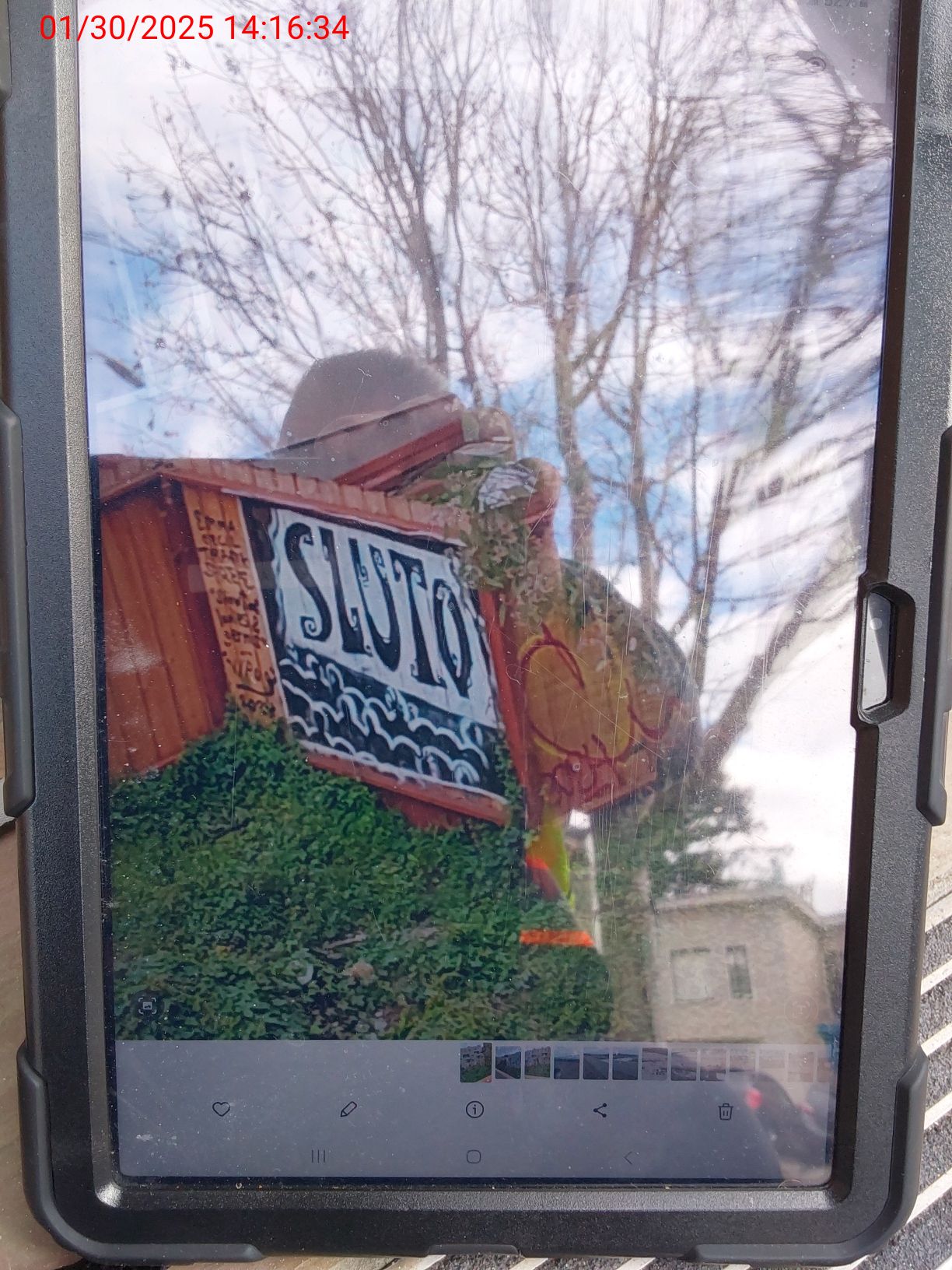 Graffiti at 631 PENNSYLVANIA AVE