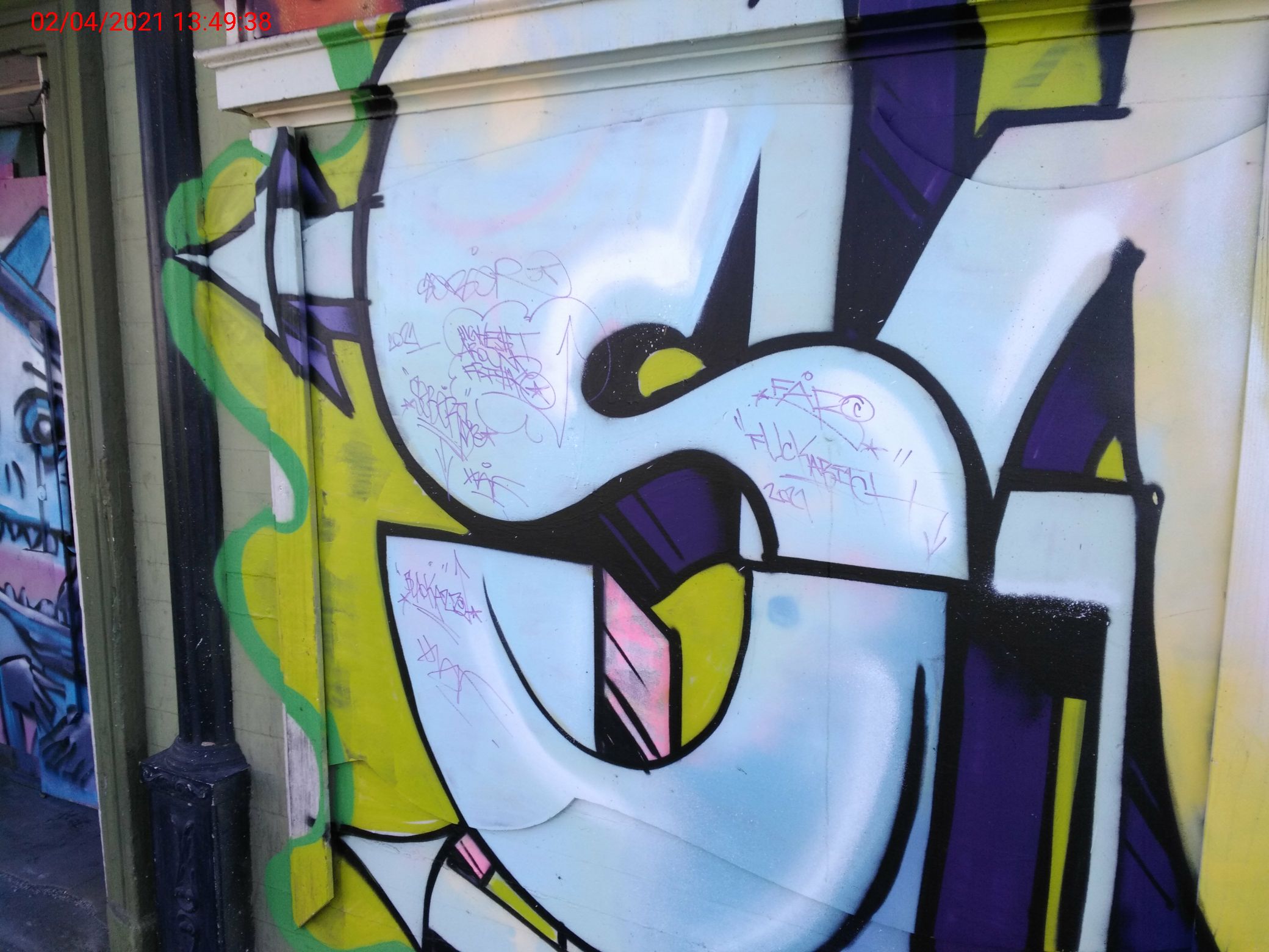 Graffiti at 500 4TH ST