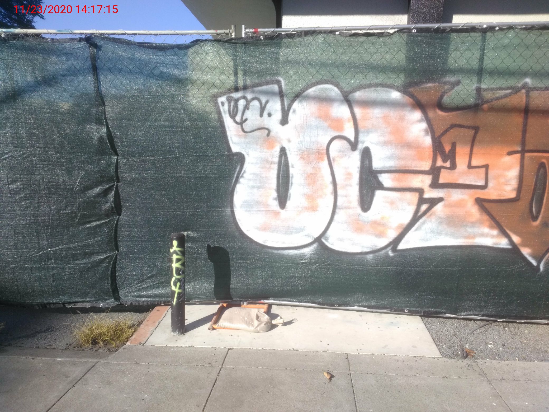 Graffiti at 2400 IRVING ST