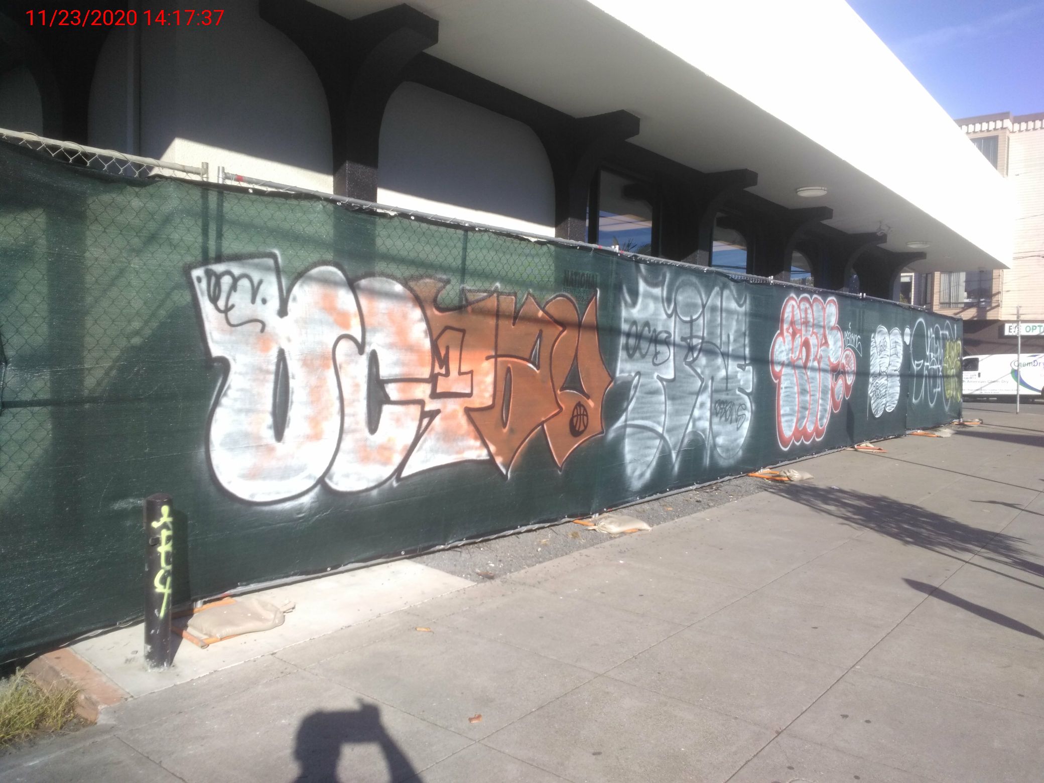 Graffiti at 2400 IRVING ST