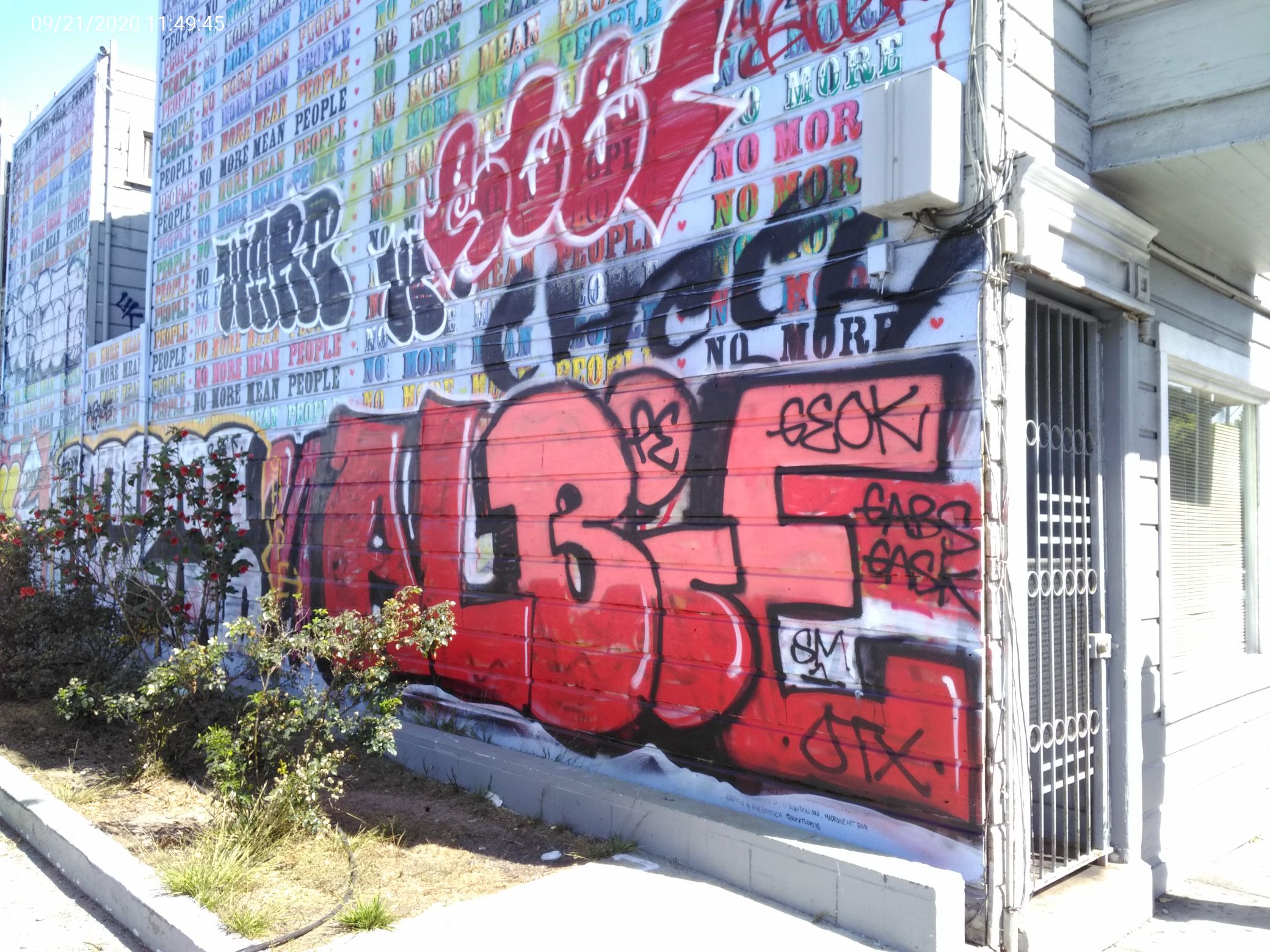 Graffiti at 1062 OAK ST