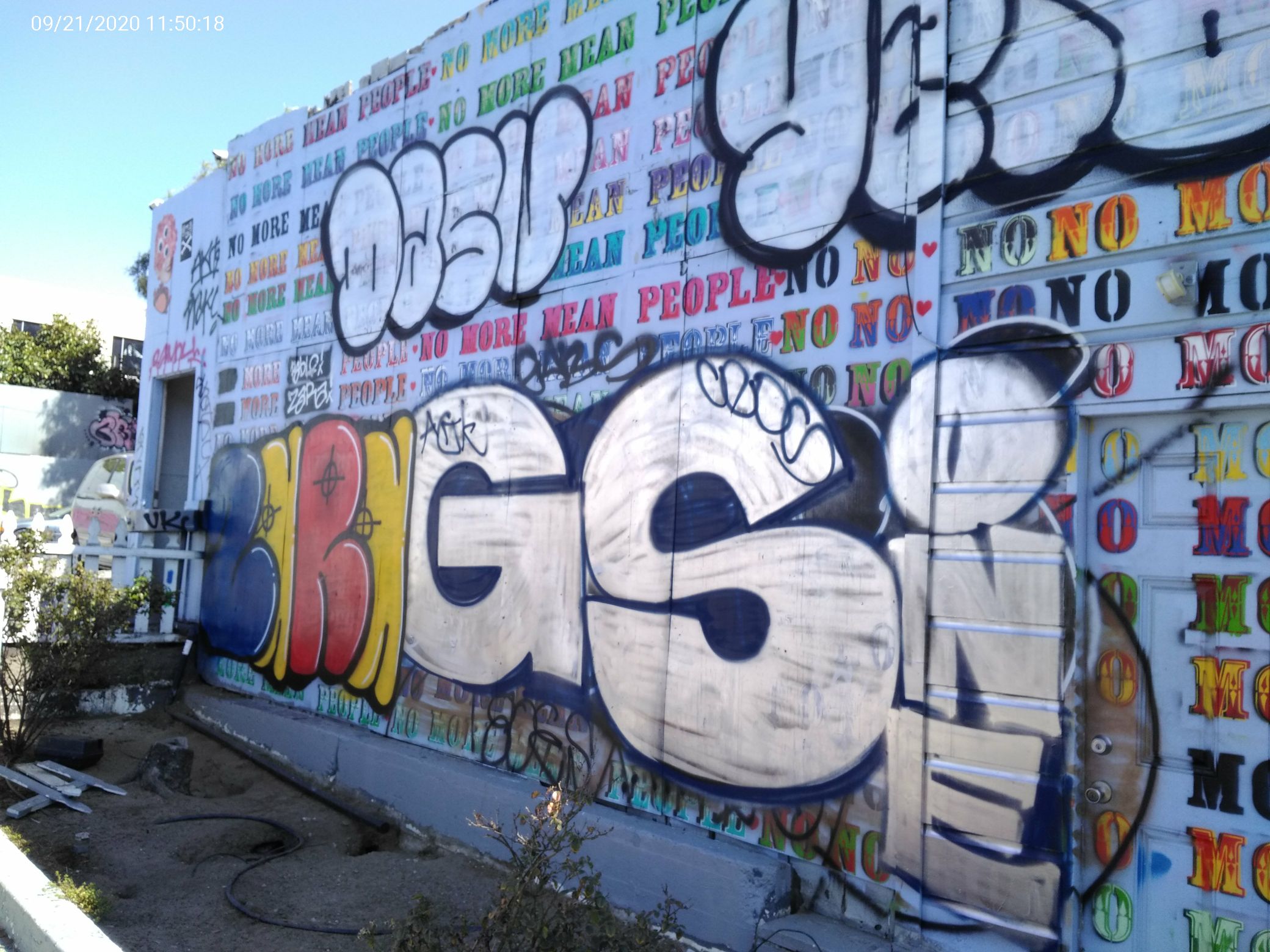 Graffiti at 1062 OAK ST