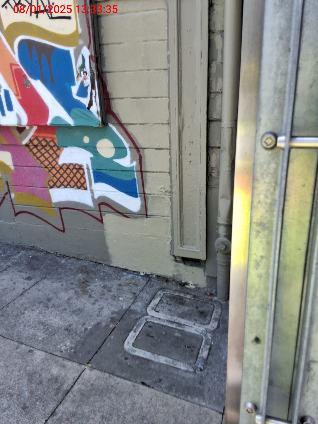 Graffiti at 901 HAIGHT ST