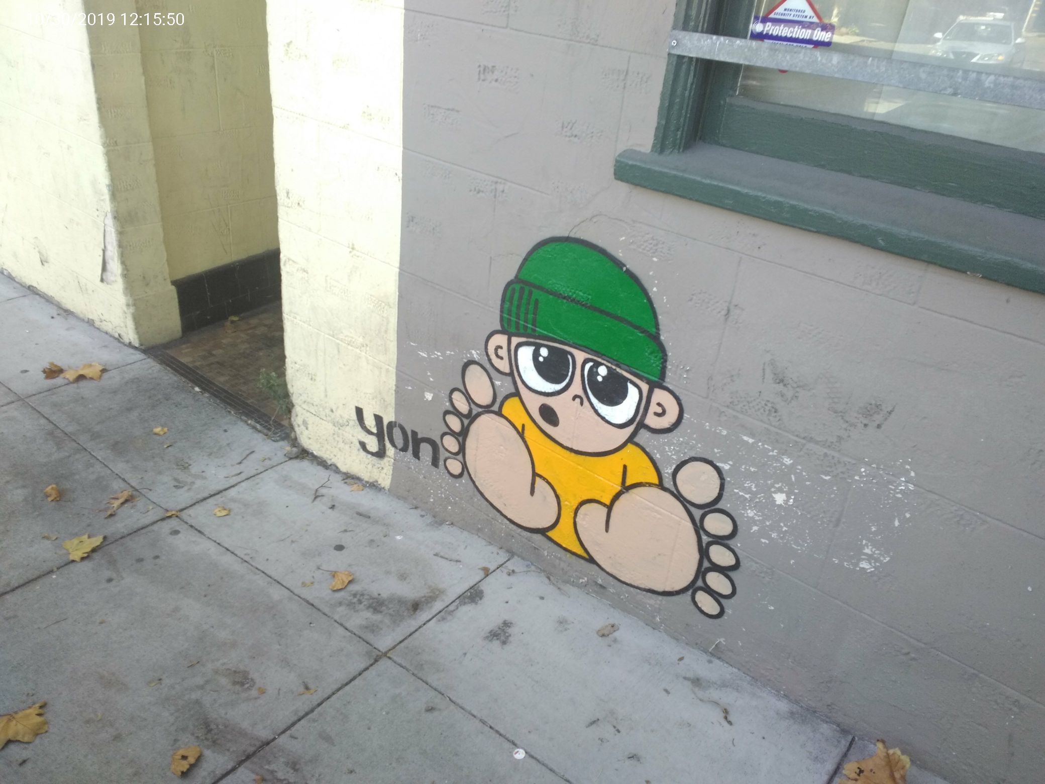 Graffiti at 507 DUBOCE AVE