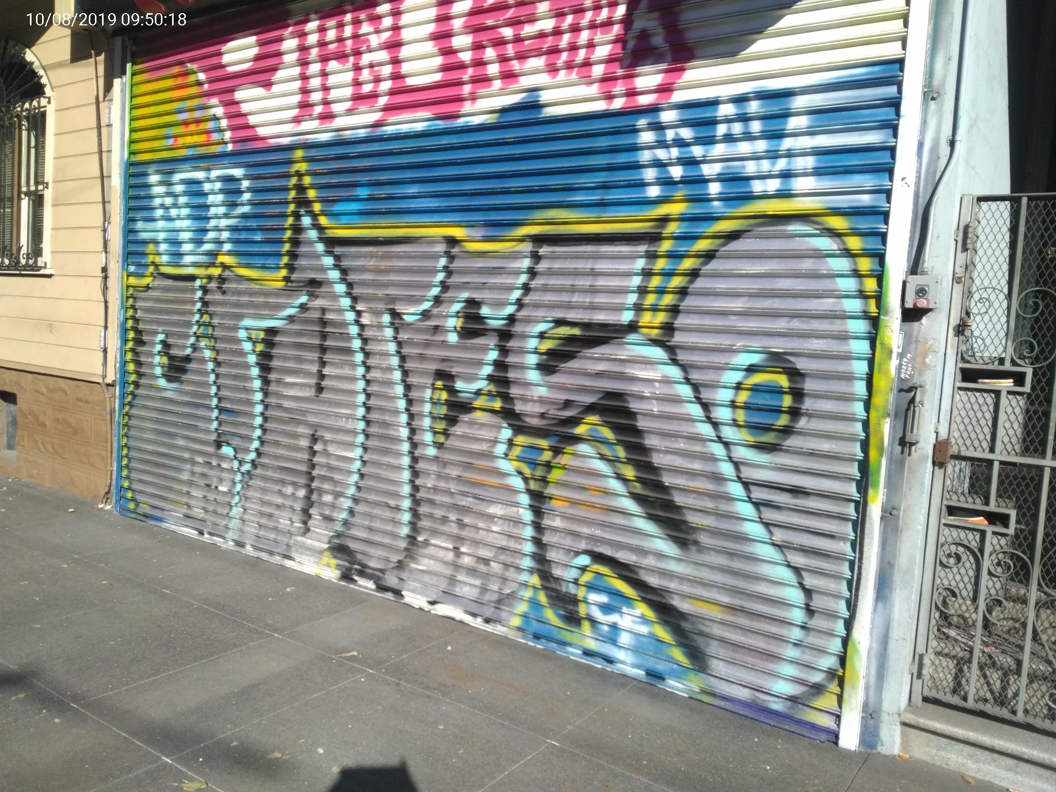 Graffiti at 1376 HAIGHT ST