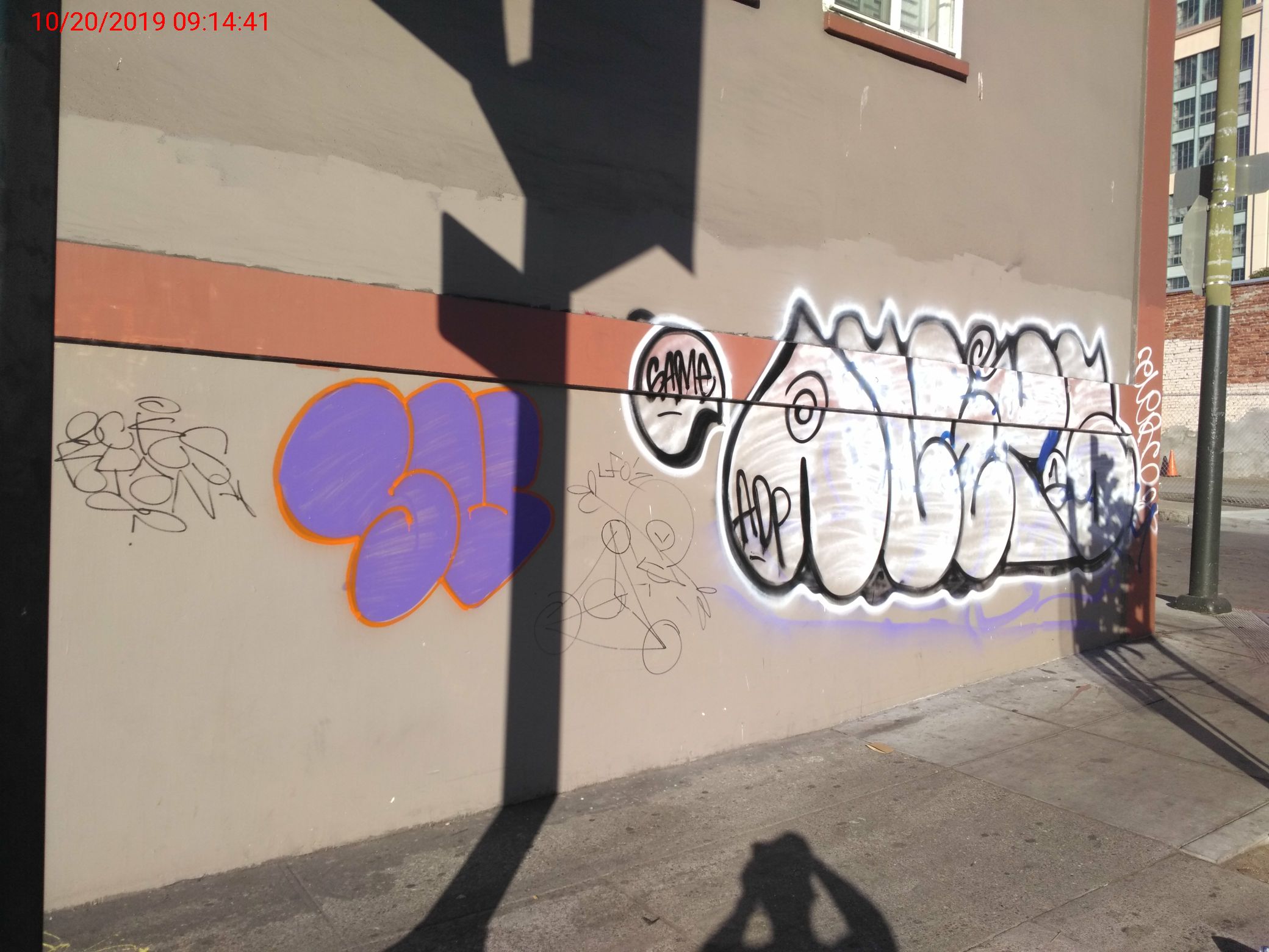 Graffiti at 825 POLK ST