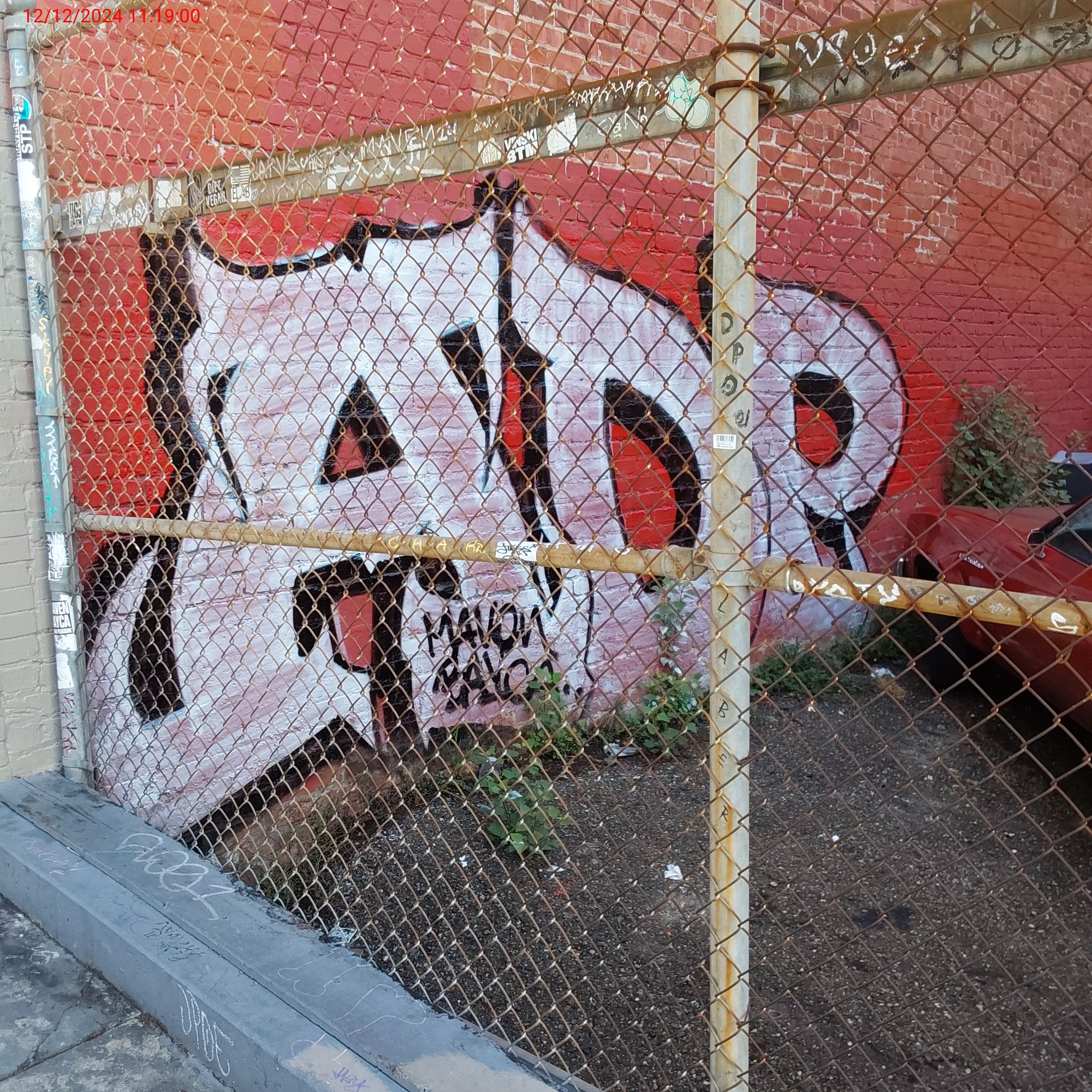 Graffiti at 740 HYDE ST