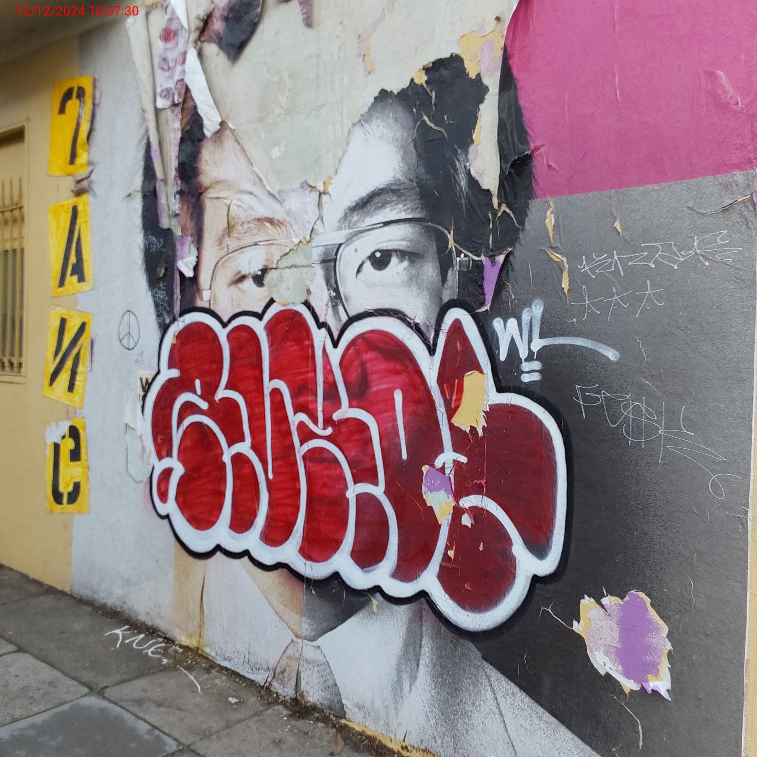 Graffiti at 1109 POWELL ST
