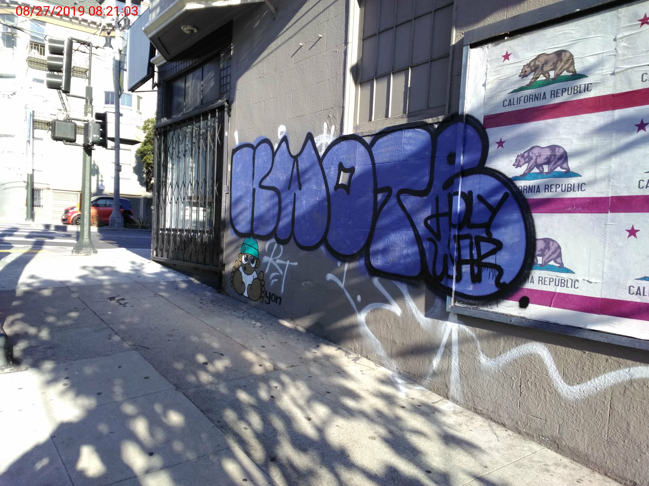 Graffiti at 250 DIVISADERO ST