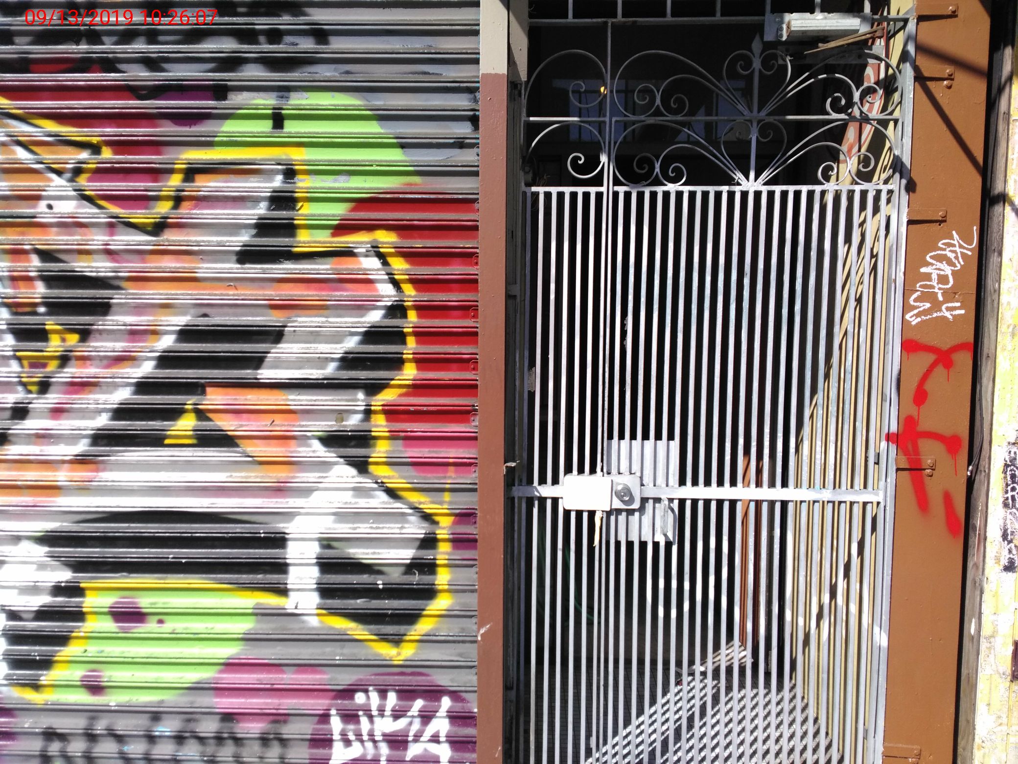 Graffiti at 2250 MISSION ST