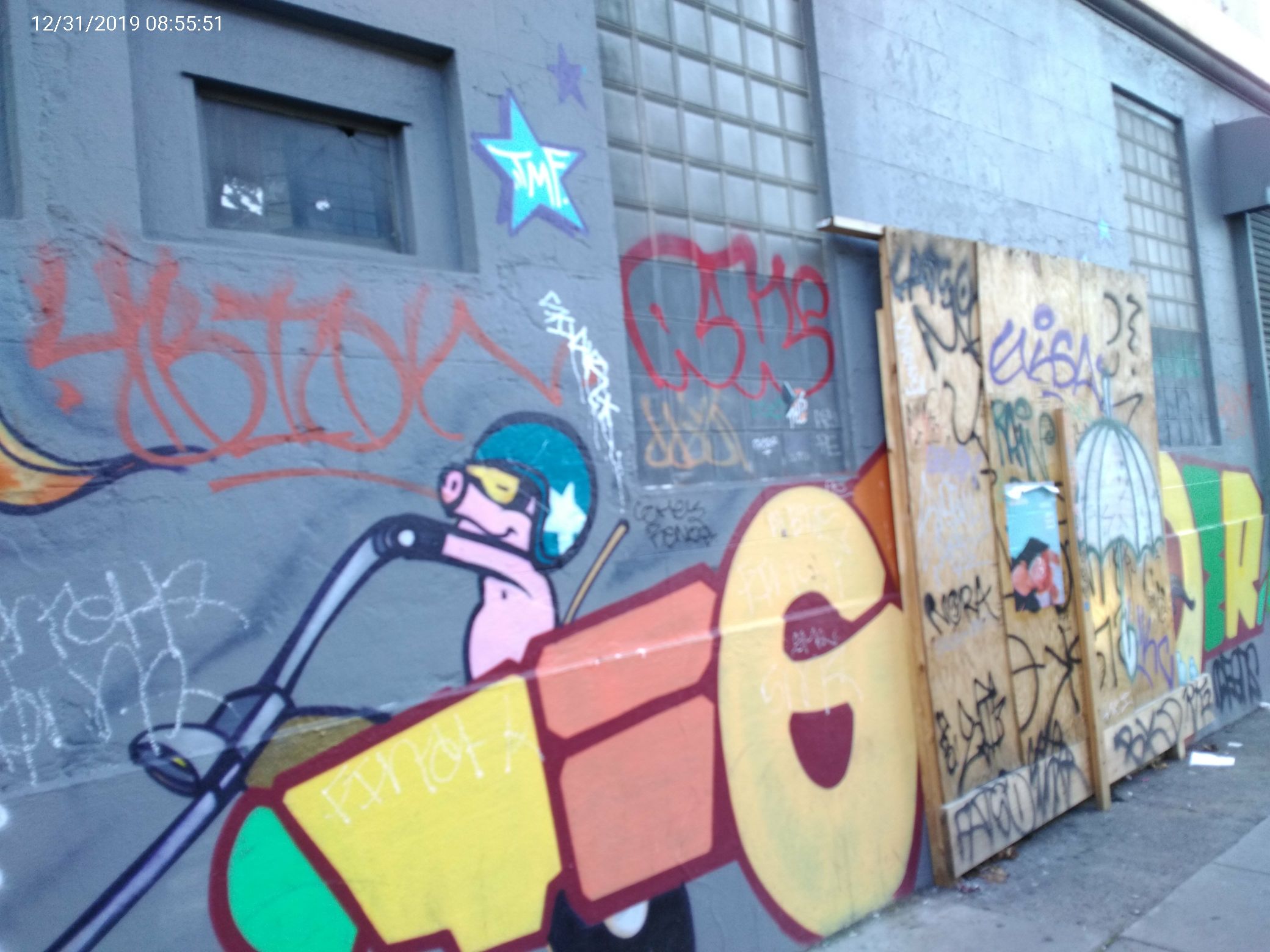 Graffiti at 599 VALENCIA ST