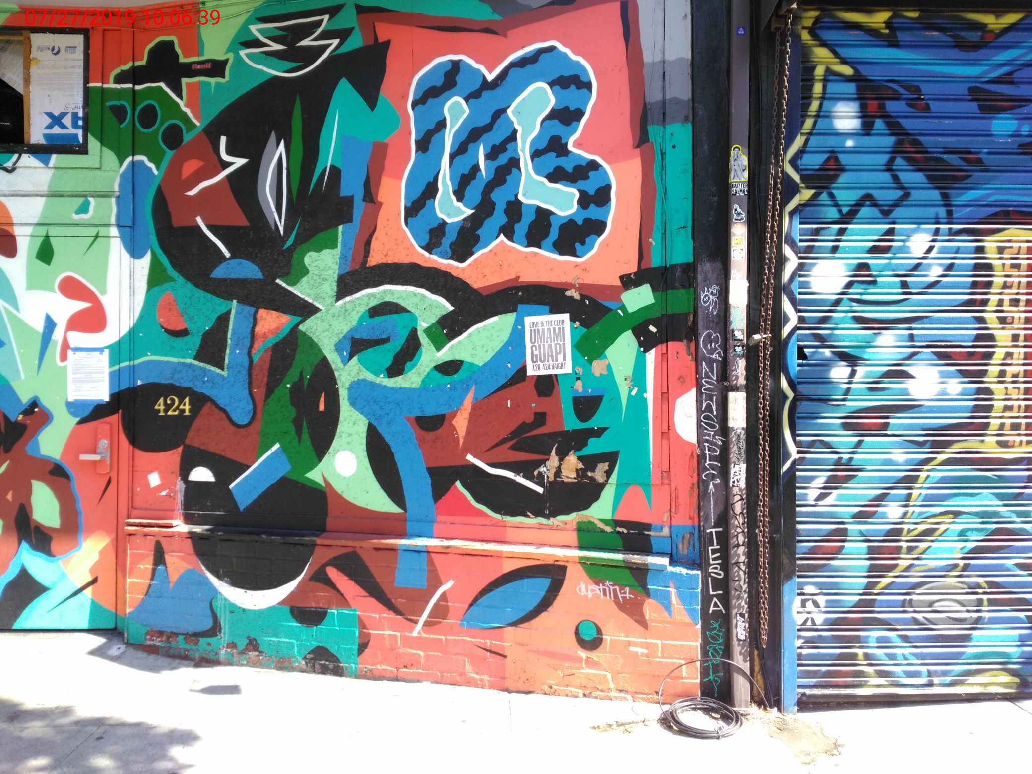 Graffiti at 424 HAIGHT ST