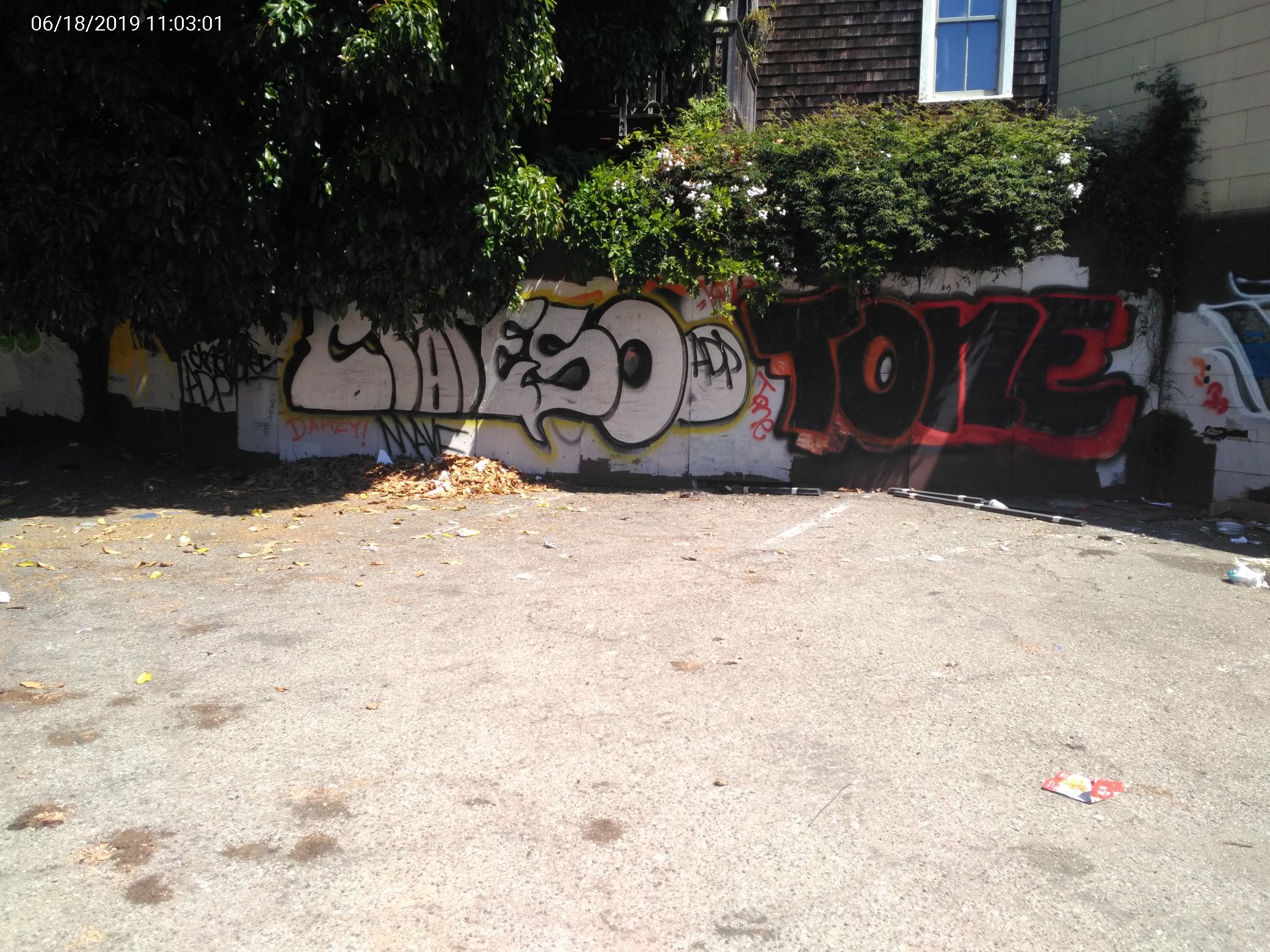 Graffiti at 2144 MARKET ST