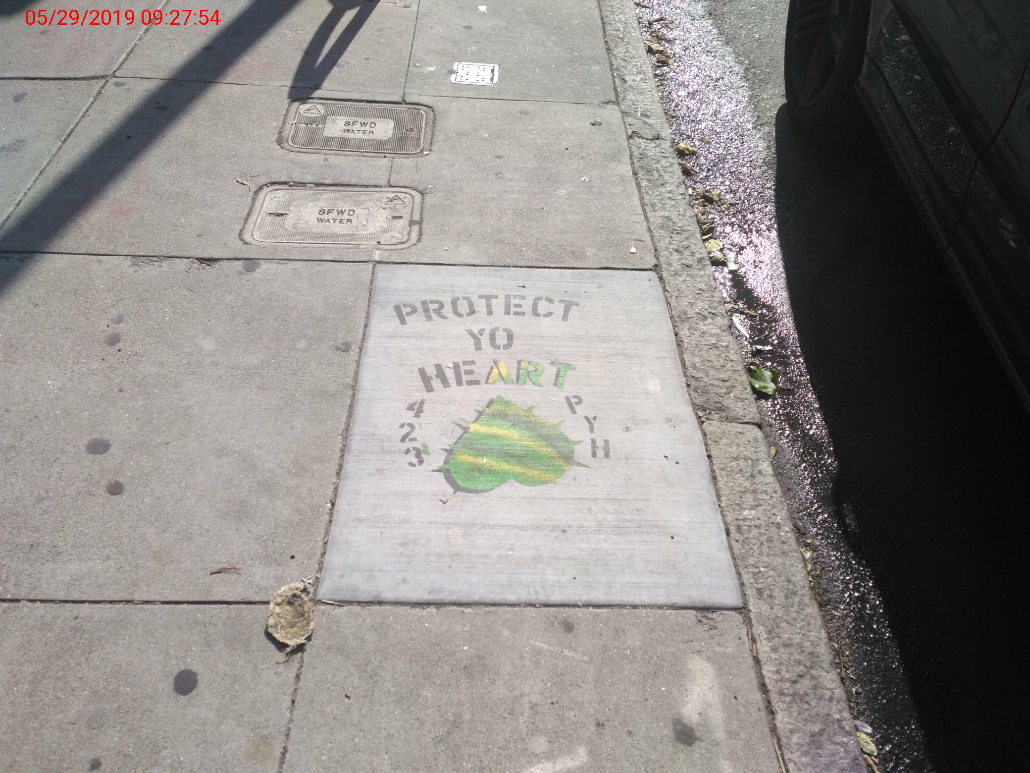 Graffiti at 1572 CALIFORNIA ST